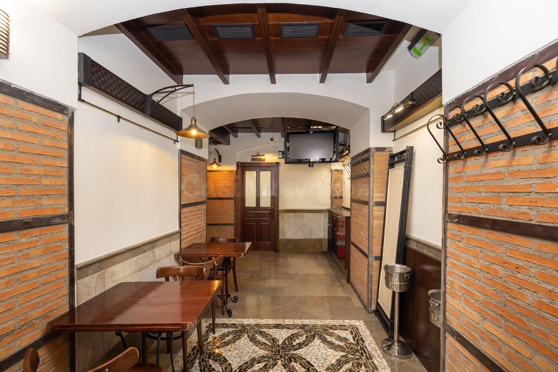 Oportunidad. Local con licencia de Bar-Restaurante en zona d - foto 3