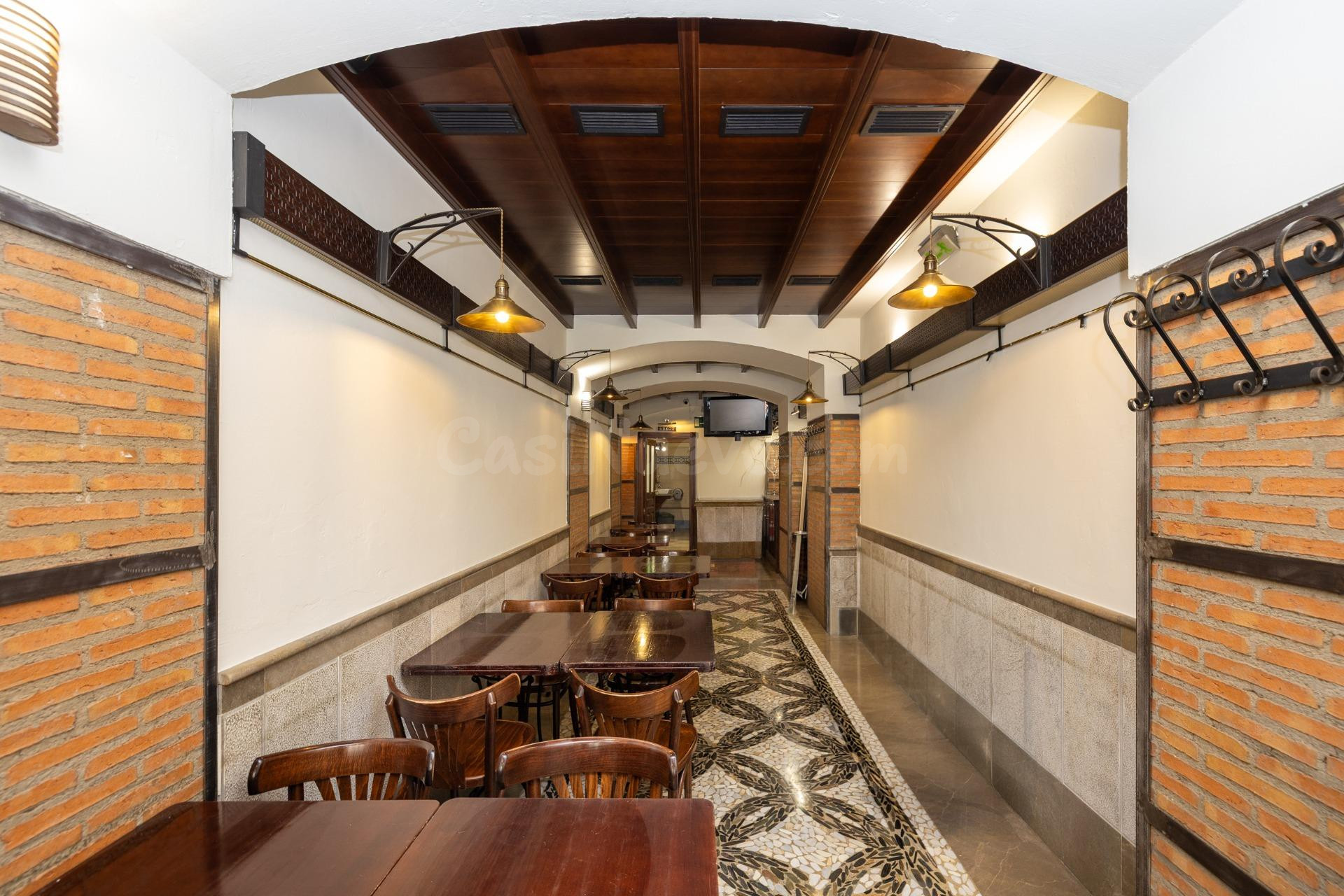Oportunidad. Local con licencia de Bar-Restaurante en zona d - foto 4