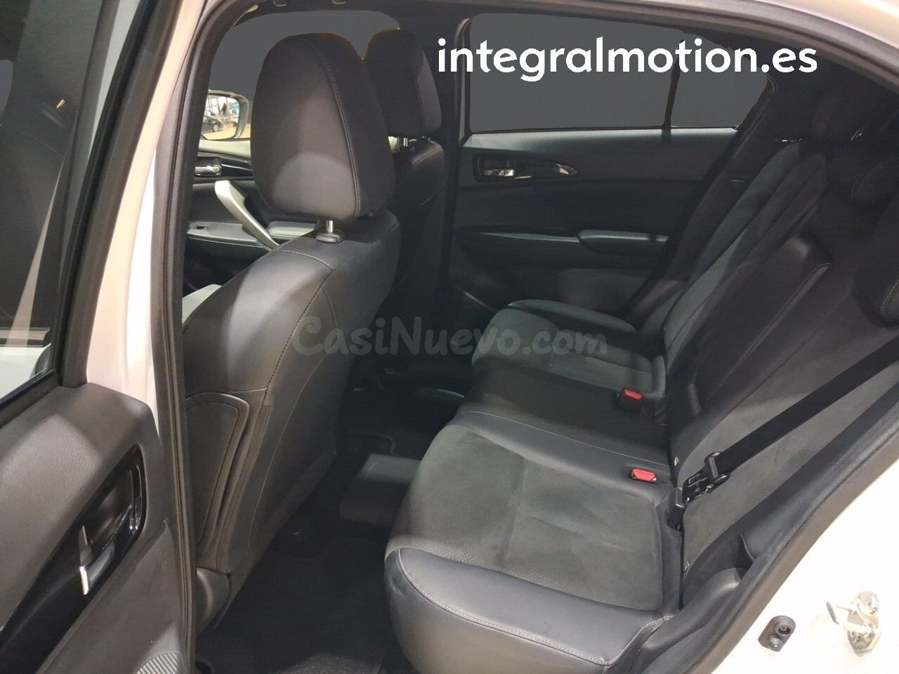 Mitsubishi Eclipse Cross PHEV Kaiteki 4WD - foto 9