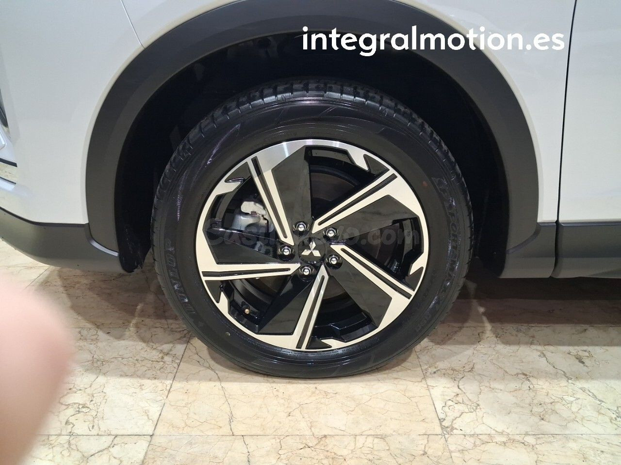 Mitsubishi Eclipse Cross PHEV Kaiteki 4WD - foto 28