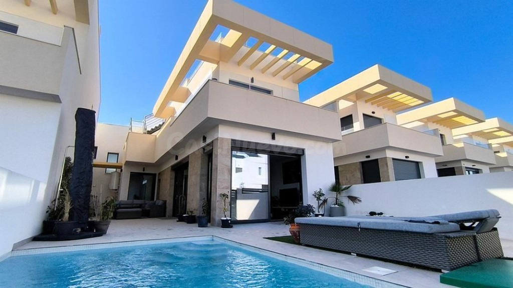 Venta de villa en Los montesinos, de 108m2 con 3 dormitorios - foto 4