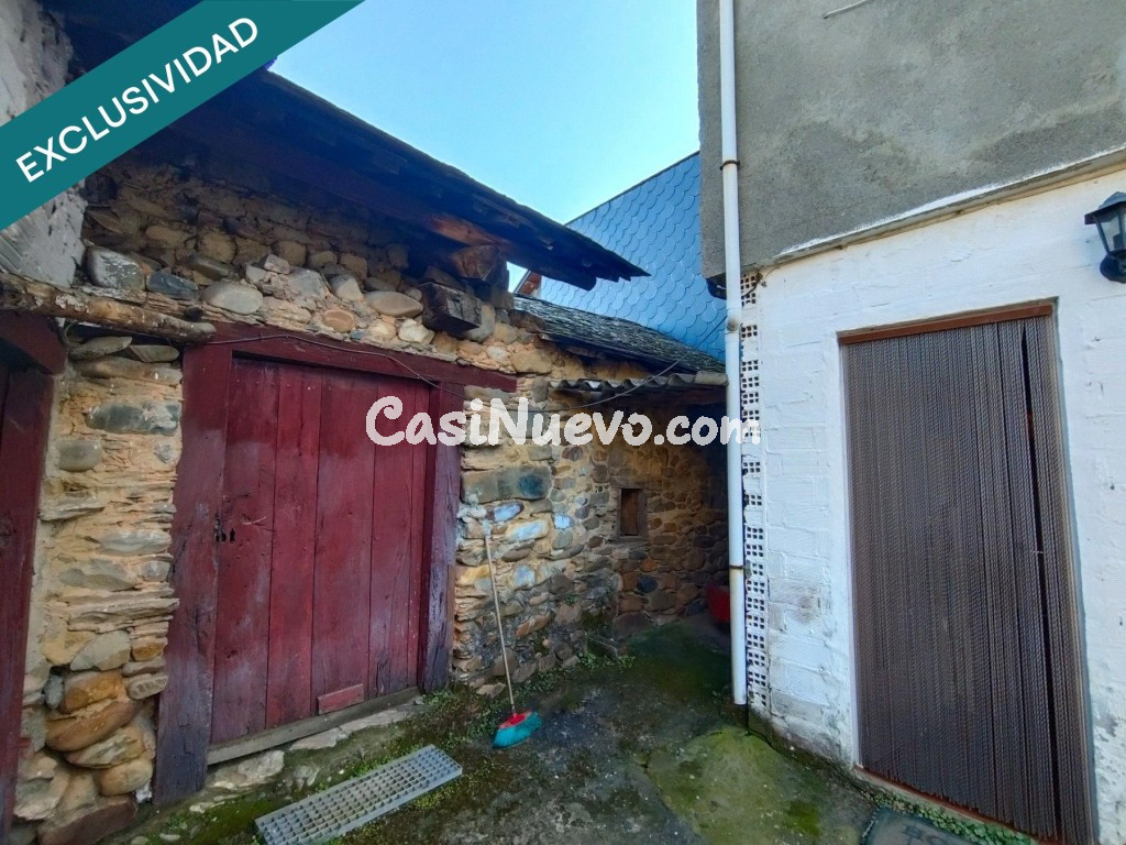 Casa, bodega y patio en Villamartín de la Abadía - foto 3