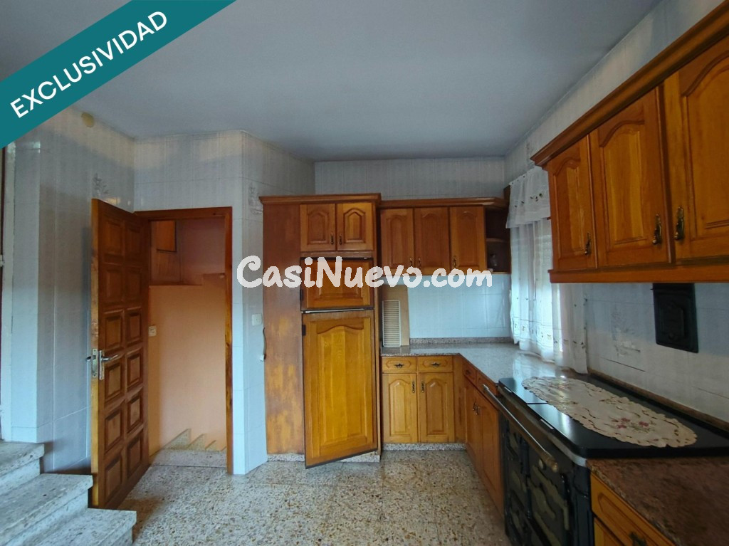 Casa, bodega y patio en Villamartín de la Abadía - foto 8