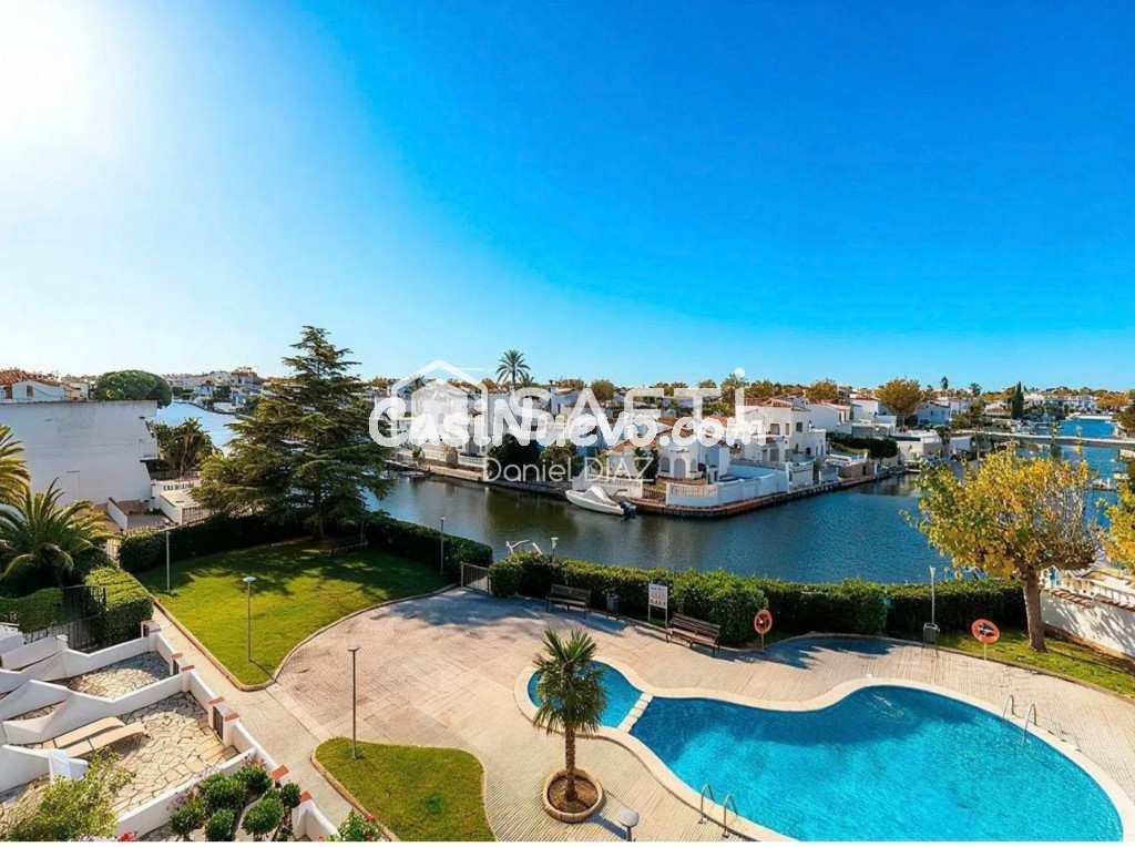 Piso en el canal de Empuriabrava. - foto 5