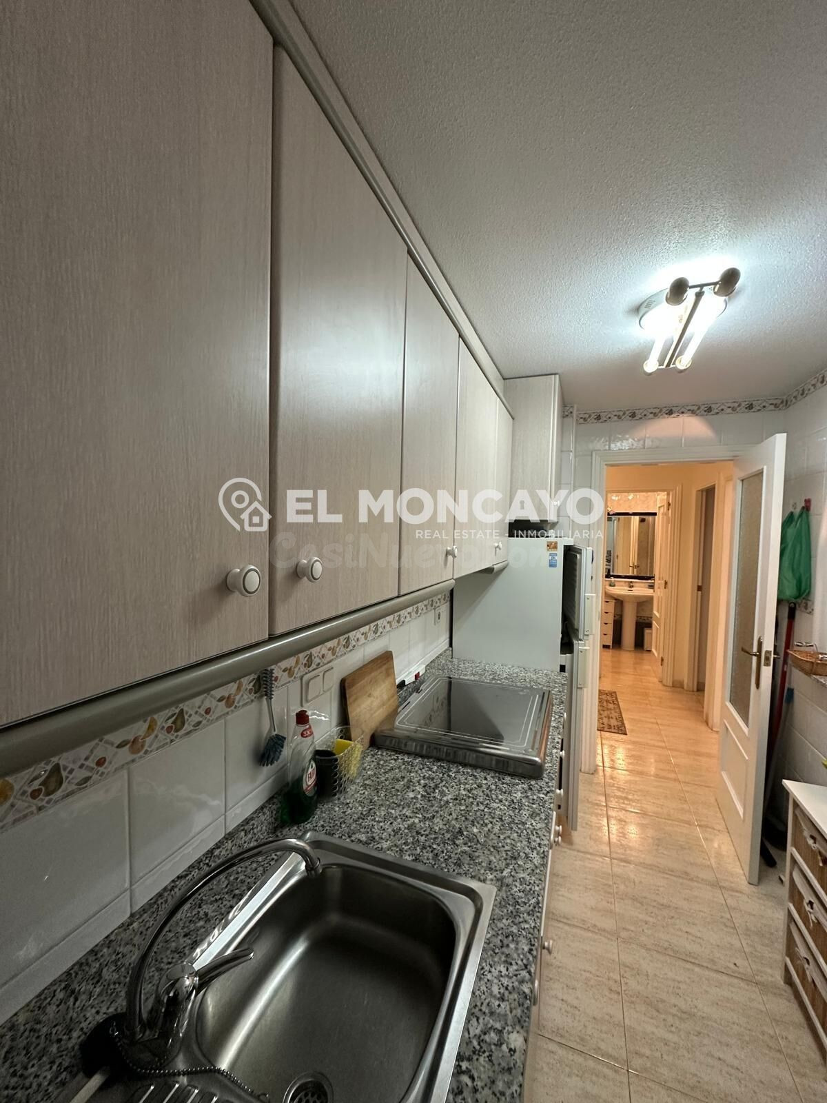 Maravilloso apartamento con vistas despejadas cerca de las p - foto 2
