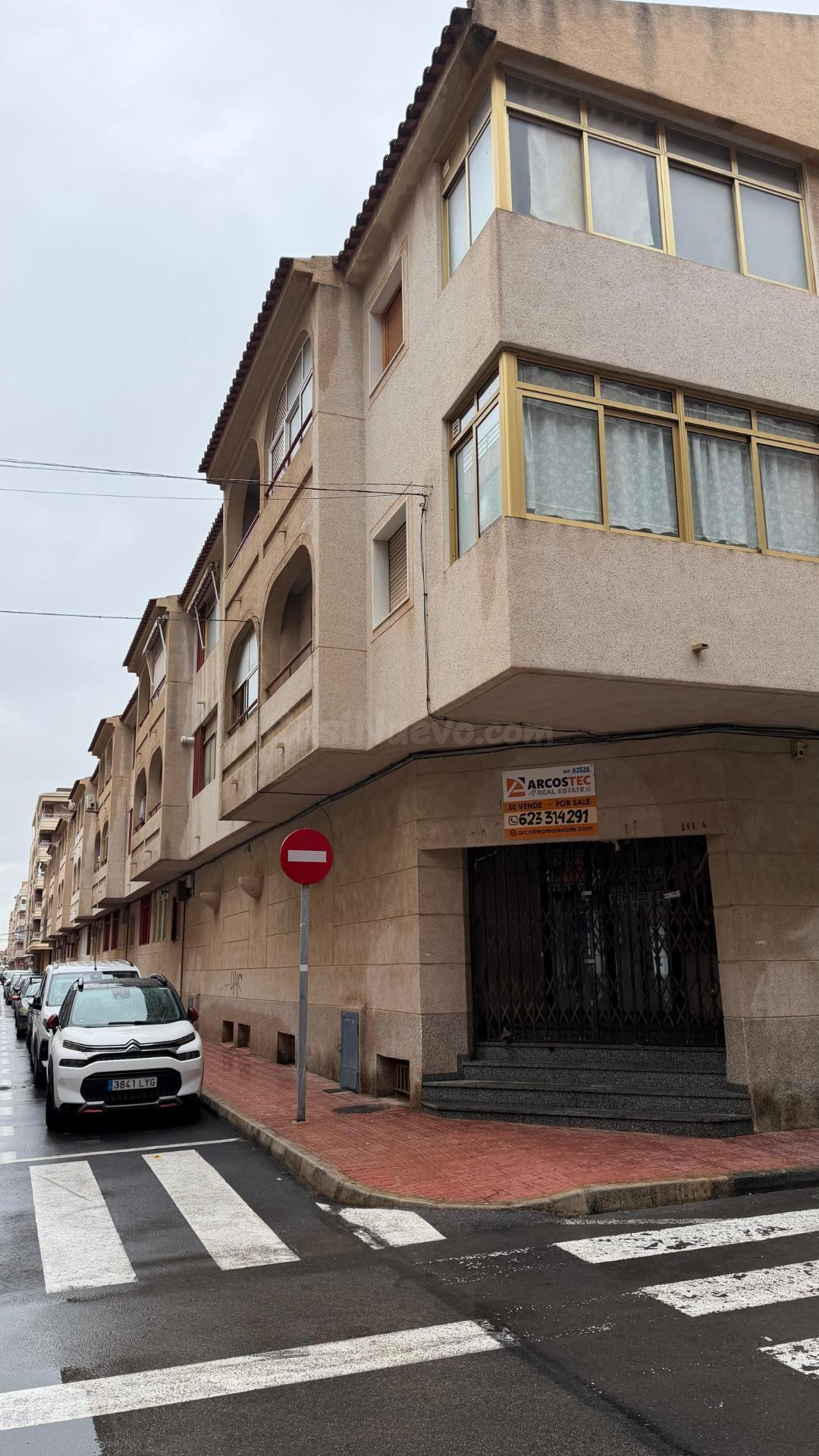 Local comercial con posibilidad de cambio de uso a vivienda  - foto 2