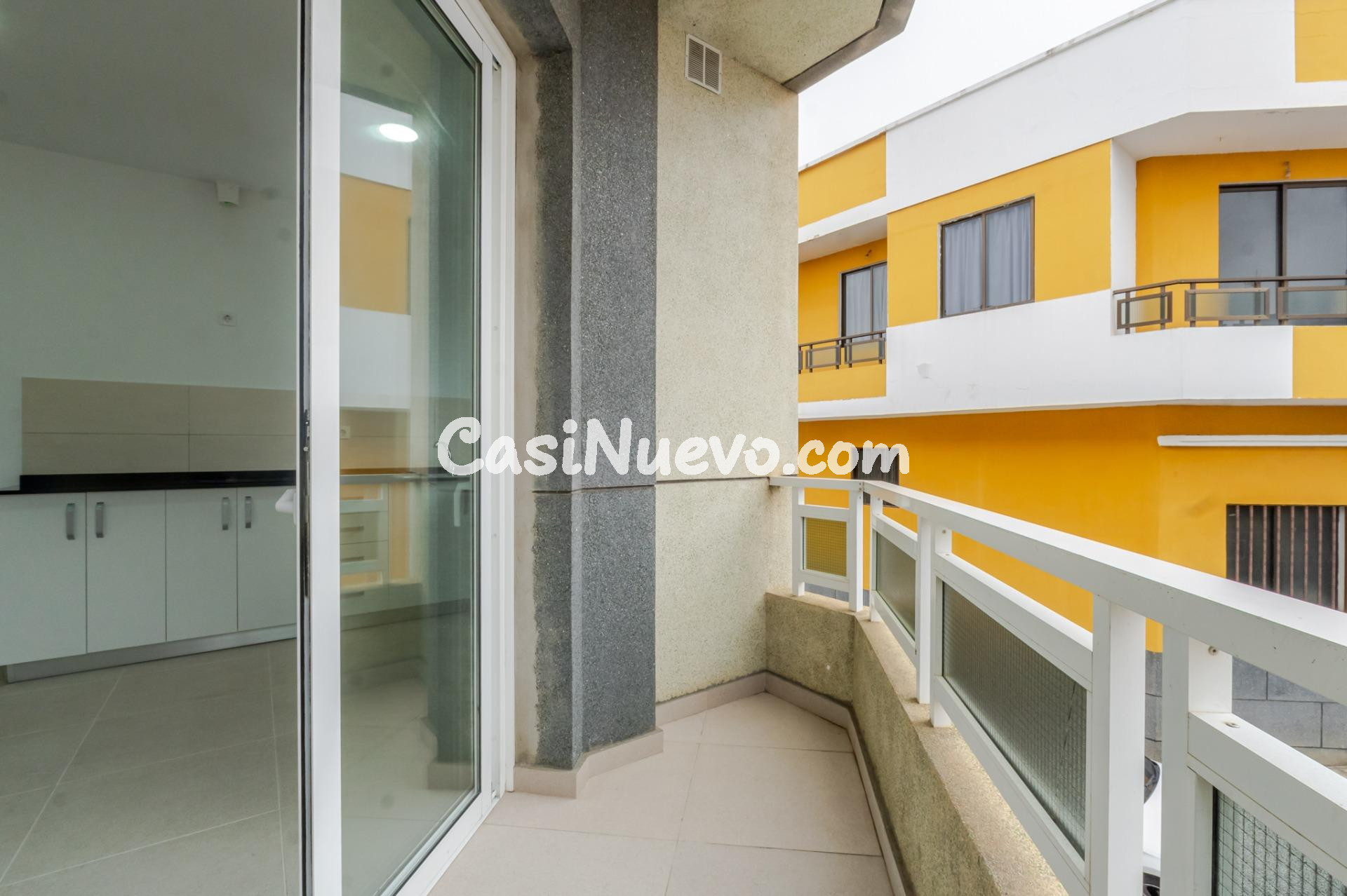 Vivienda reformada a estrenar con azotea privada en Carreter - foto 7