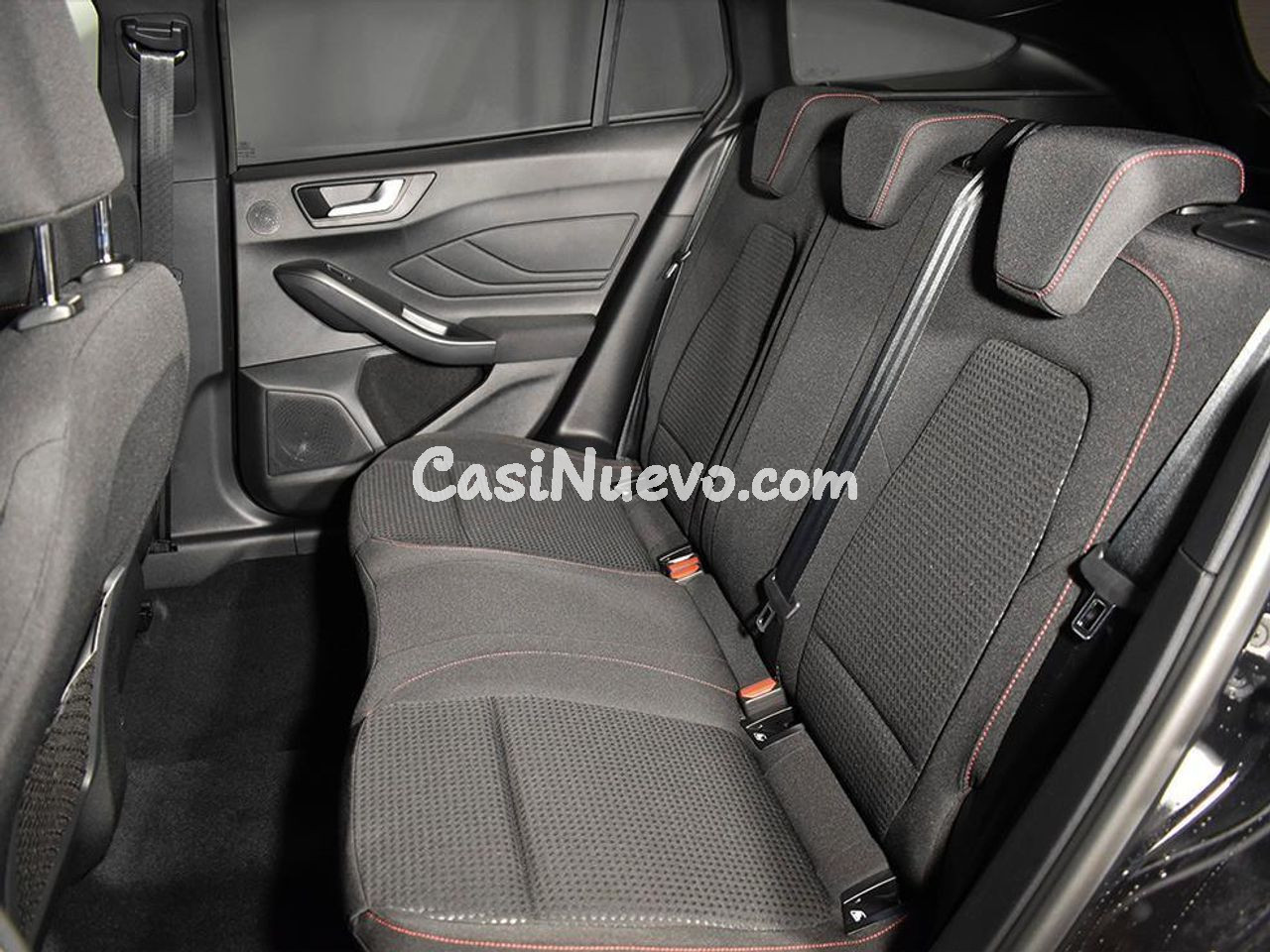 Ford Focus 1.0 Ecoboost 125CV MHEV ST Line - foto 17