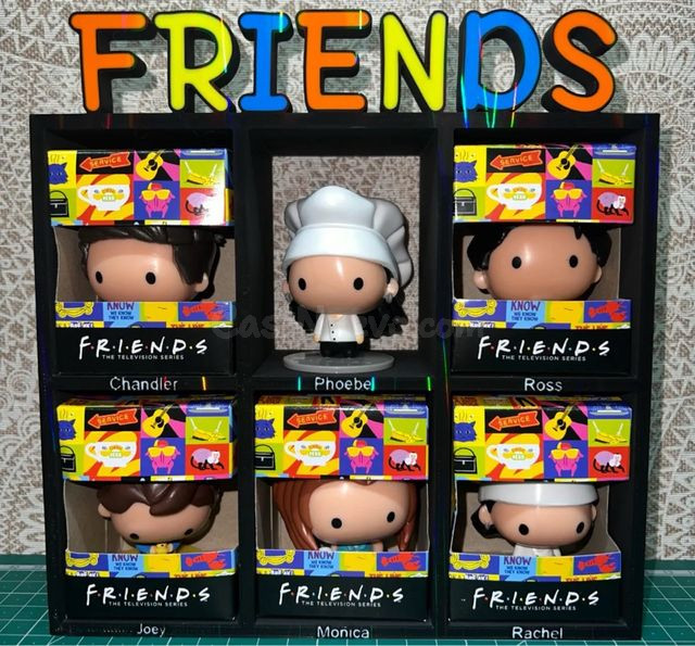 Estante "Friends" McDonald's  ¡Exhibe tu Edición Limitada!