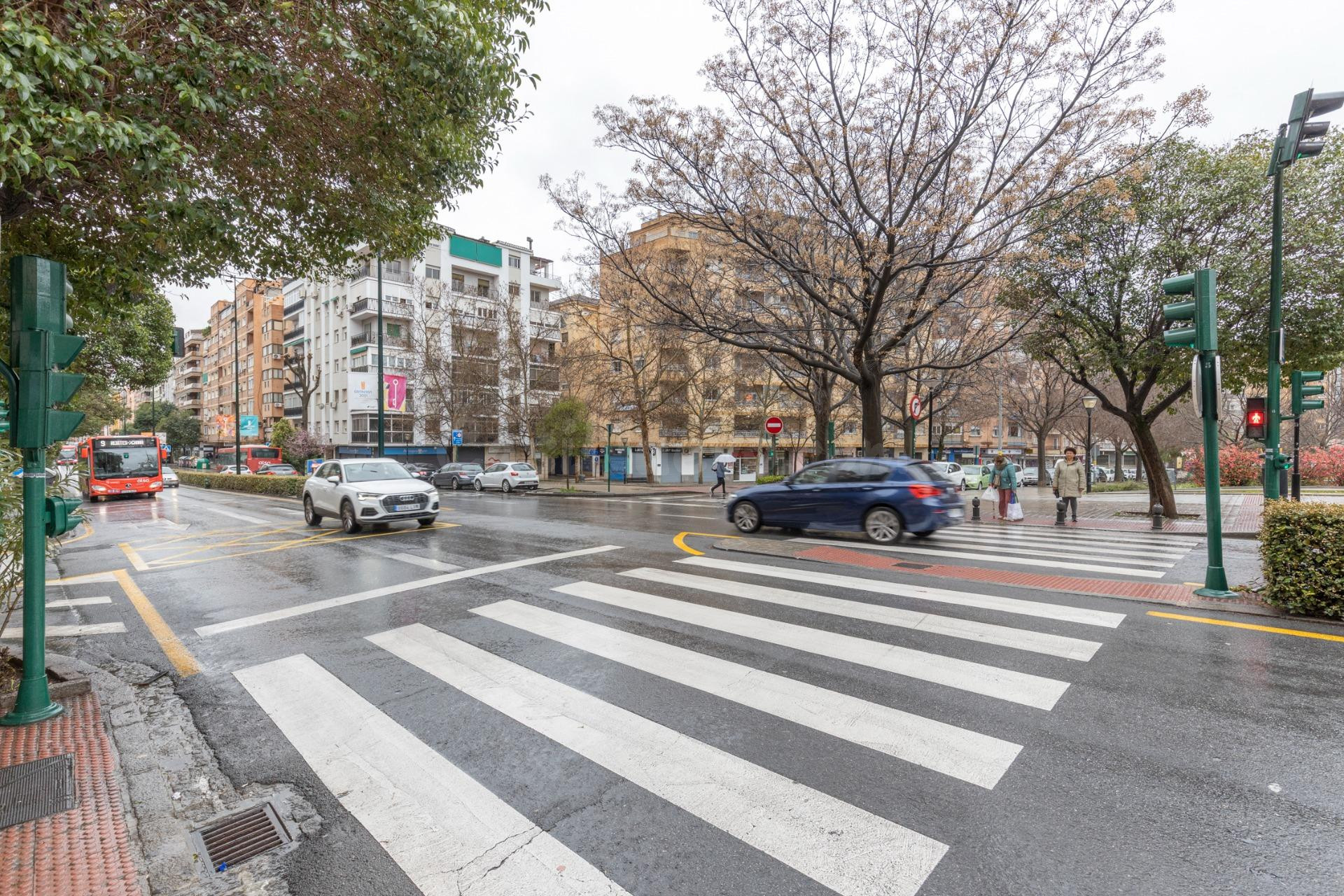 PISO DE 4 DORMITORIOS EN CAMINO DE RONDA - foto 2