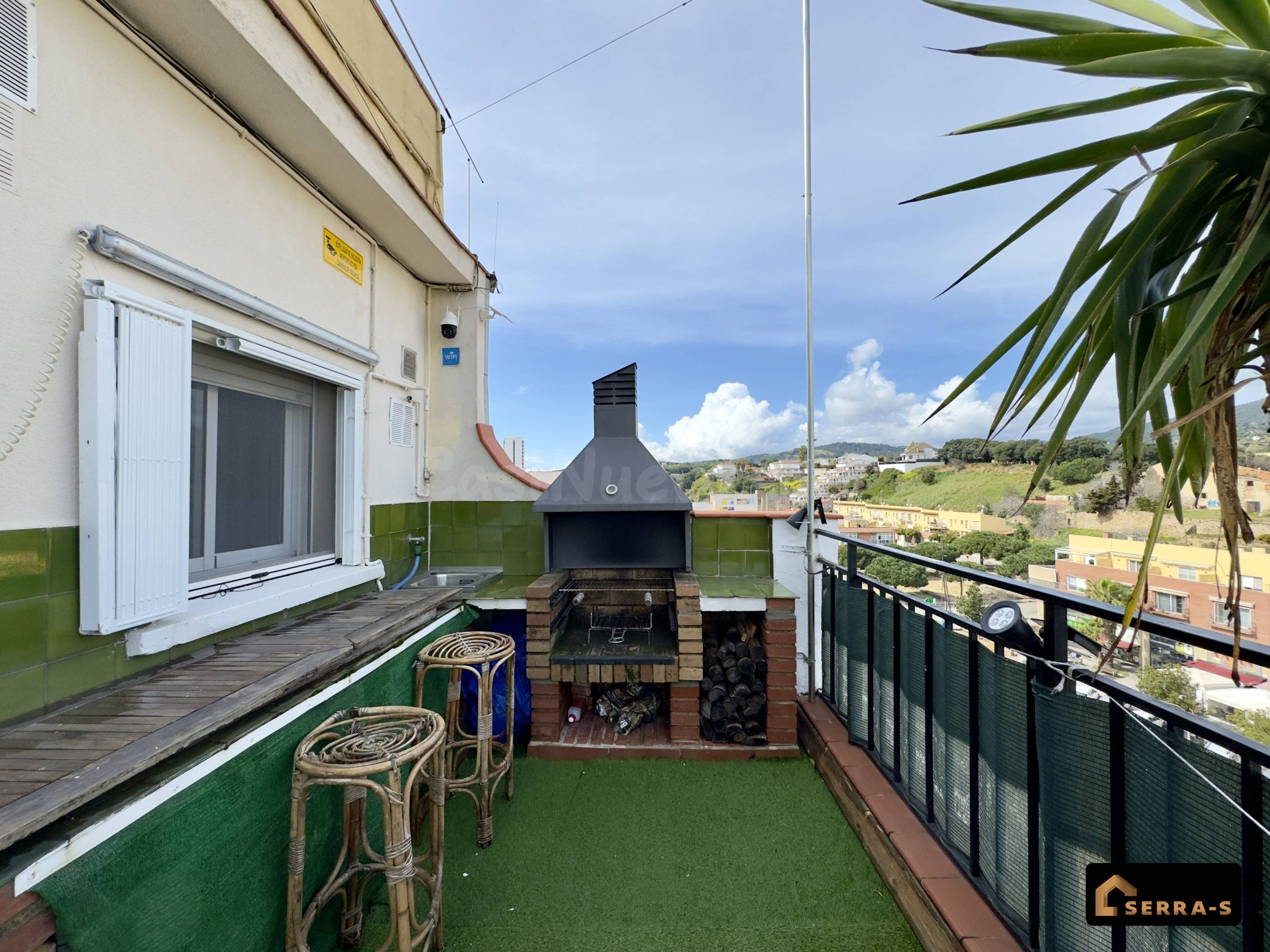 SOBRE ÁTICO CON GRAN TERRAZA EN PINEDA DE MAR - foto 4