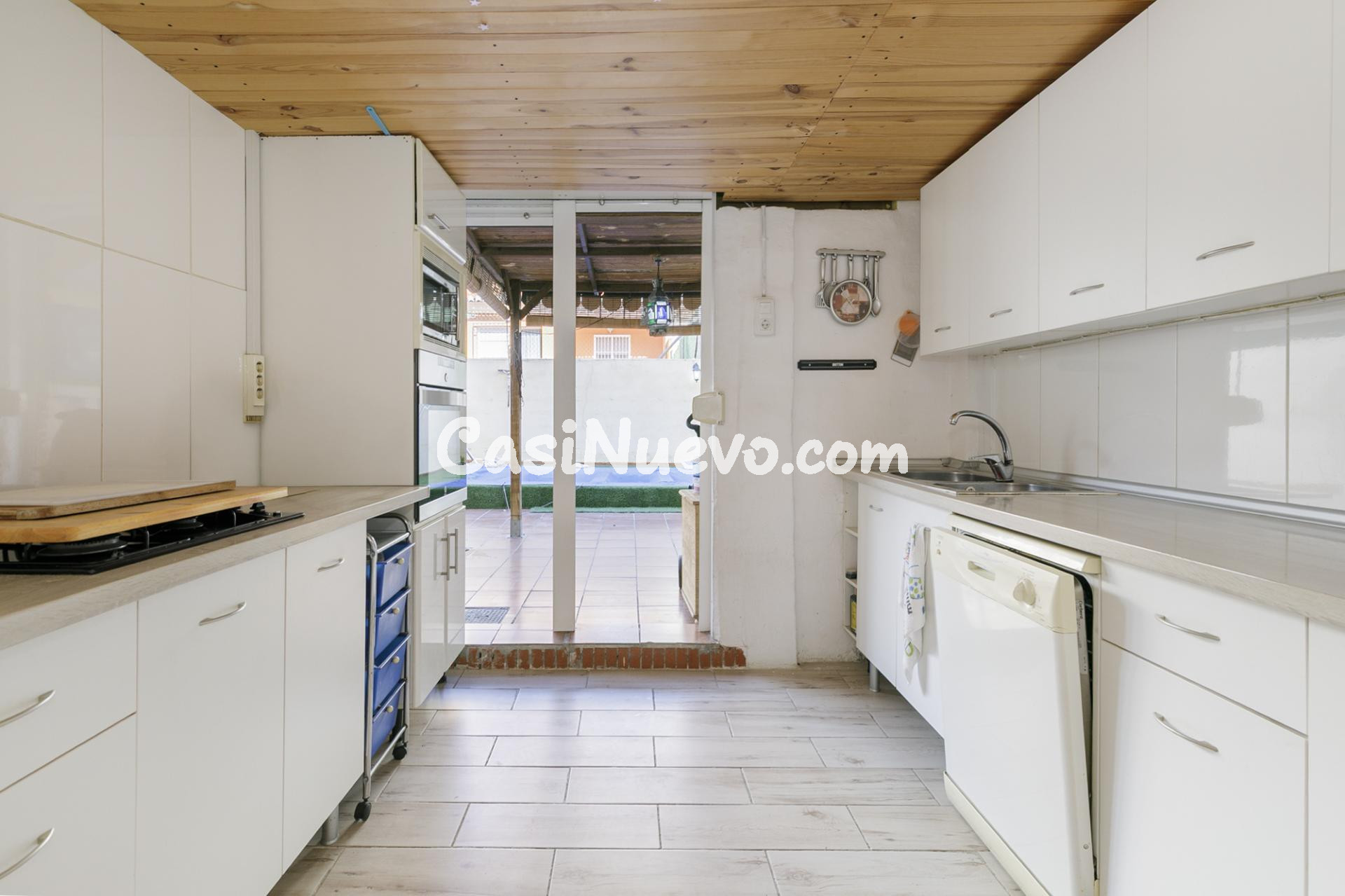 Amplia casa adosada con piscina privada - foto 7