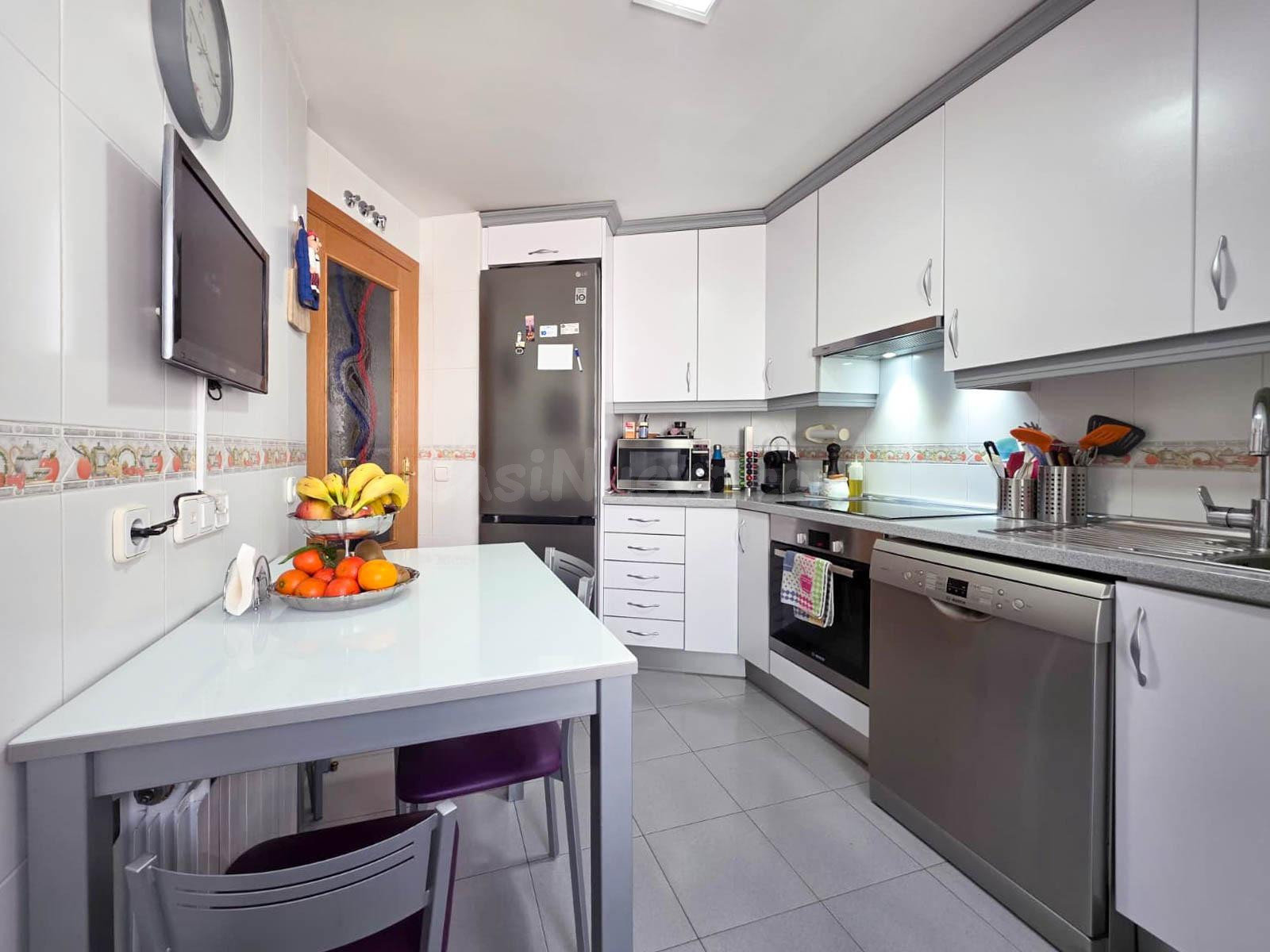 Piso exclusivo con piscina, garaje y trastero en Carabanchel