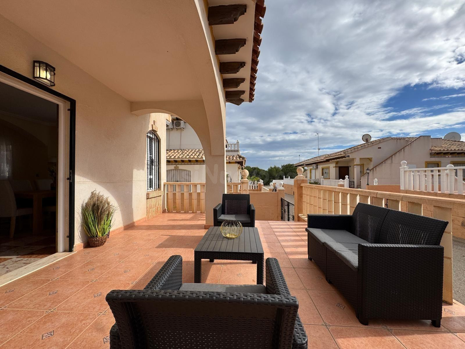 Moderno Adosado en Cabo Roig – Elegancia, Privacidad y Vista - foto 5