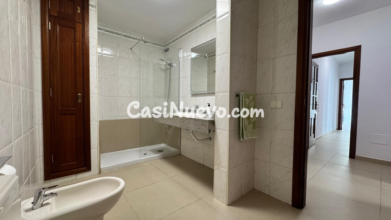 Piso exterior y luminoso en Vegueta de 2 dormitorios con gar - foto 2