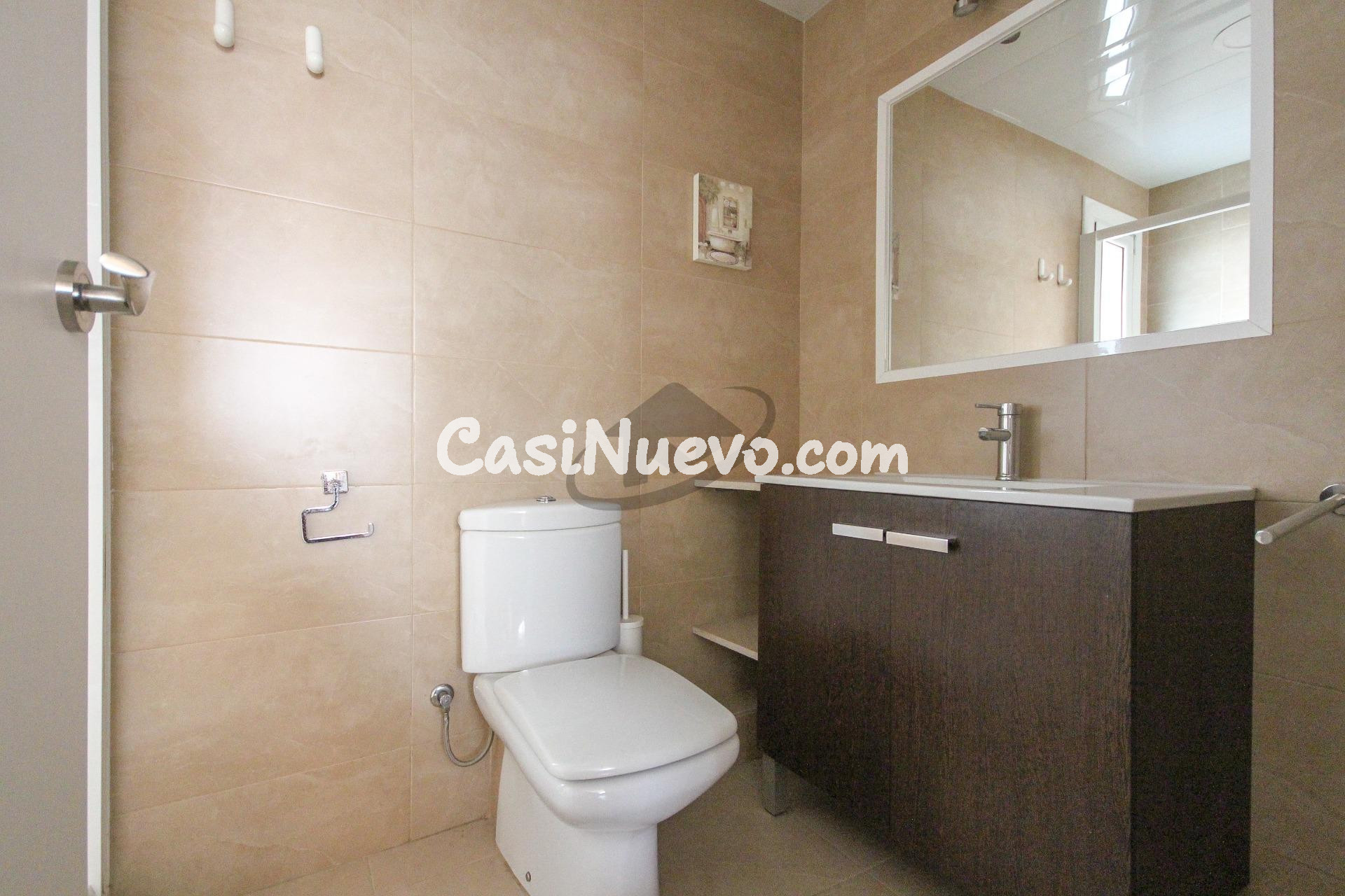 PISO ALTO CON ASCENSOR, EXTERIOR Y MUY LUMINOSO, CON BALCÓN  - foto 8