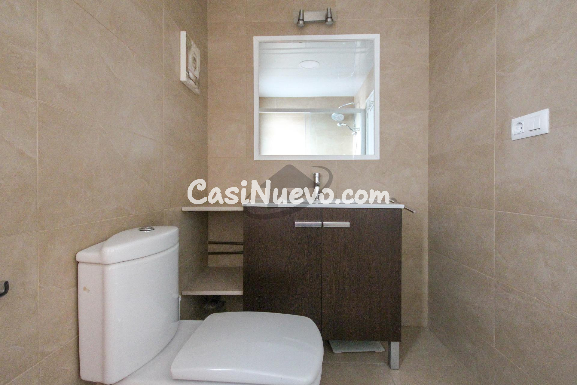 PISO ALTO CON ASCENSOR, EXTERIOR Y MUY LUMINOSO, CON BALCÓN  - foto 9