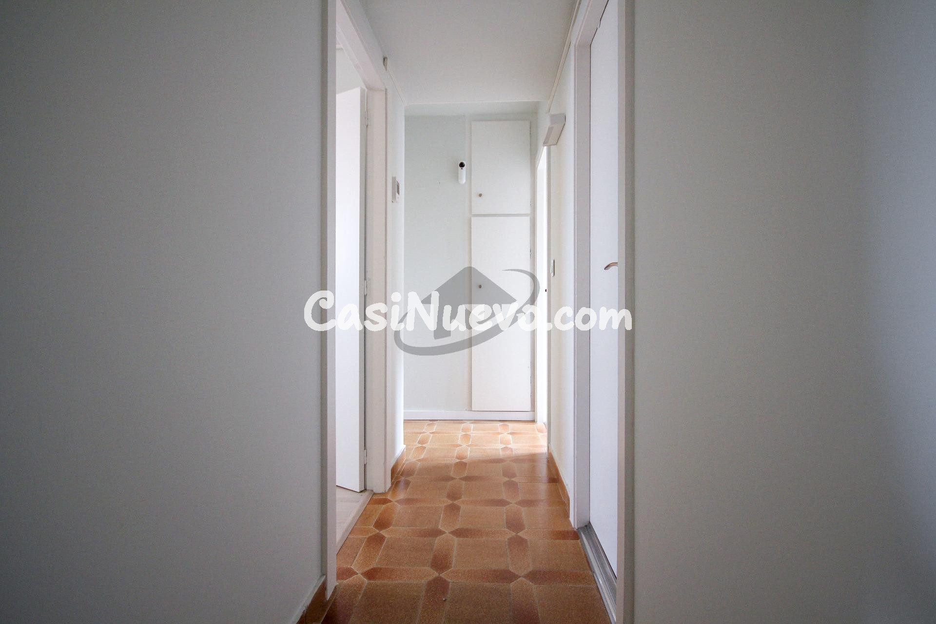 PISO ALTO CON ASCENSOR, EXTERIOR Y MUY LUMINOSO, CON BALCÓN  - foto 15