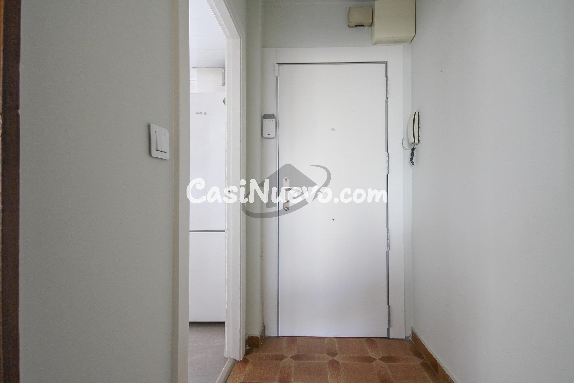 PISO ALTO CON ASCENSOR, EXTERIOR Y MUY LUMINOSO, CON BALCÓN  - foto 17