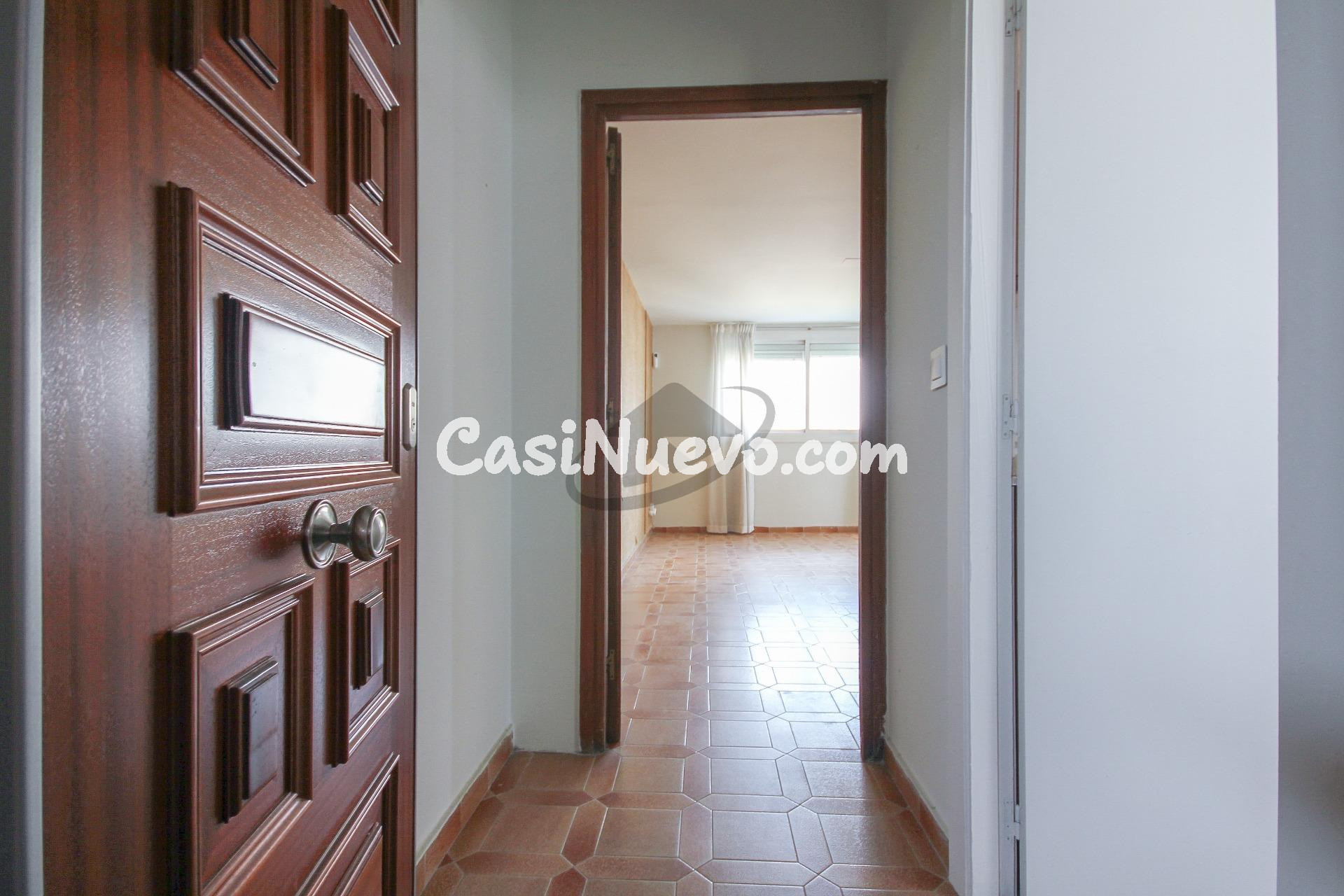 PISO ALTO CON ASCENSOR, EXTERIOR Y MUY LUMINOSO, CON BALCÓN  - foto 18