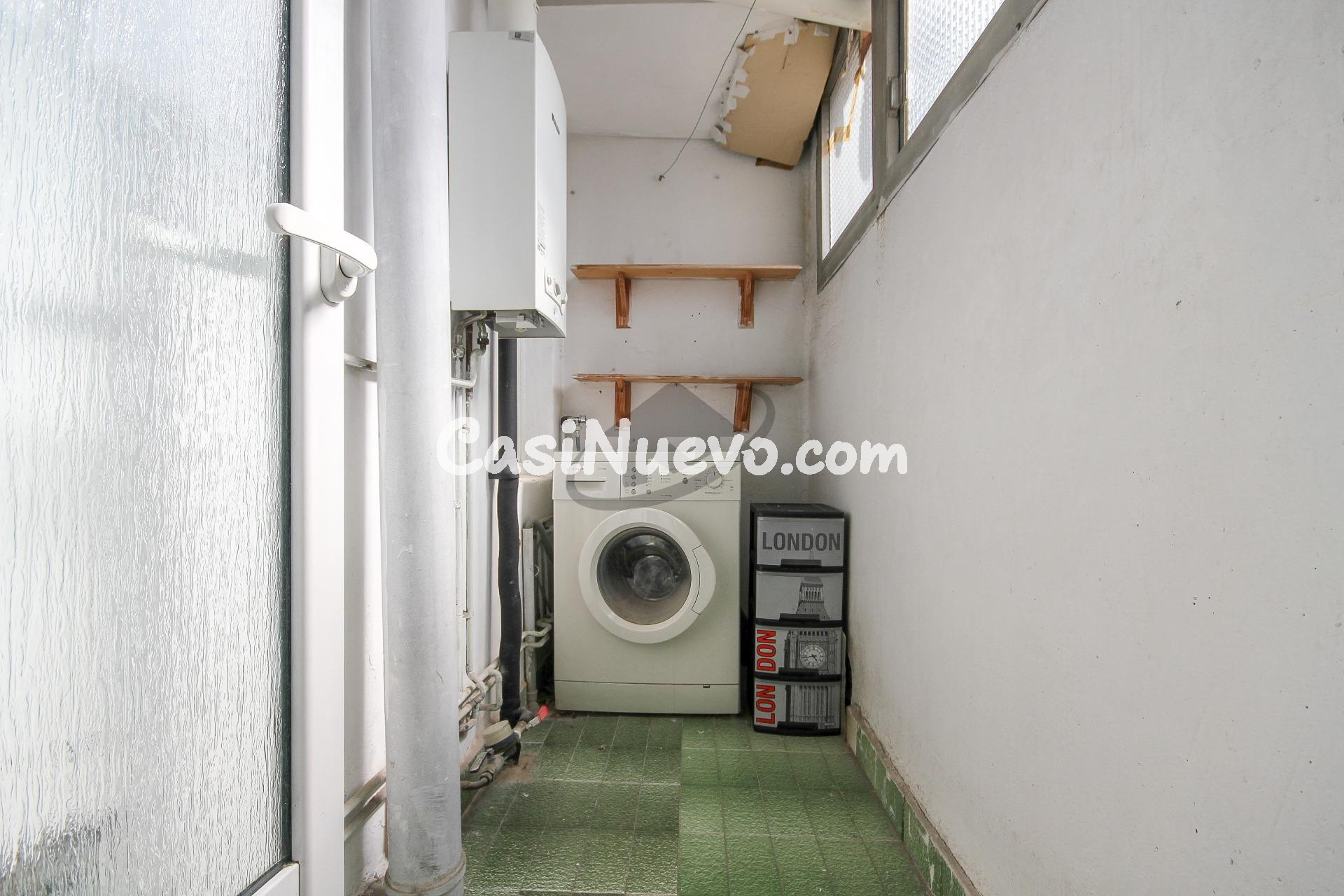 PISO ALTO CON ASCENSOR, EXTERIOR Y MUY LUMINOSO, CON BALCÓN  - foto 19