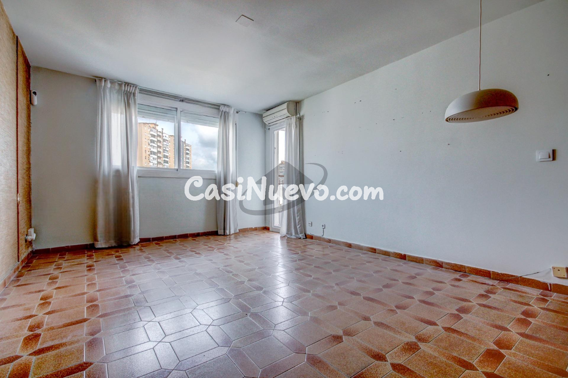 PISO ALTO CON ASCENSOR, EXTERIOR Y MUY LUMINOSO, CON BALCÓN  - foto 23