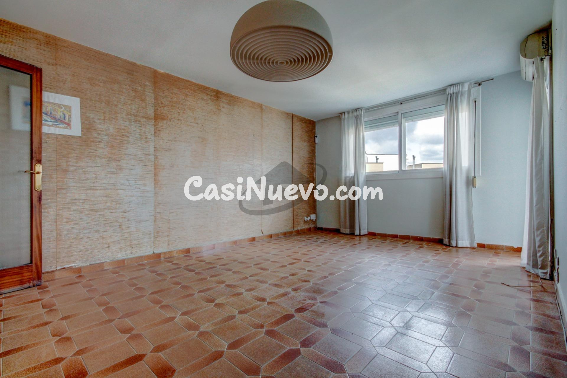 PISO ALTO CON ASCENSOR, EXTERIOR Y MUY LUMINOSO, CON BALCÓN  - foto 24