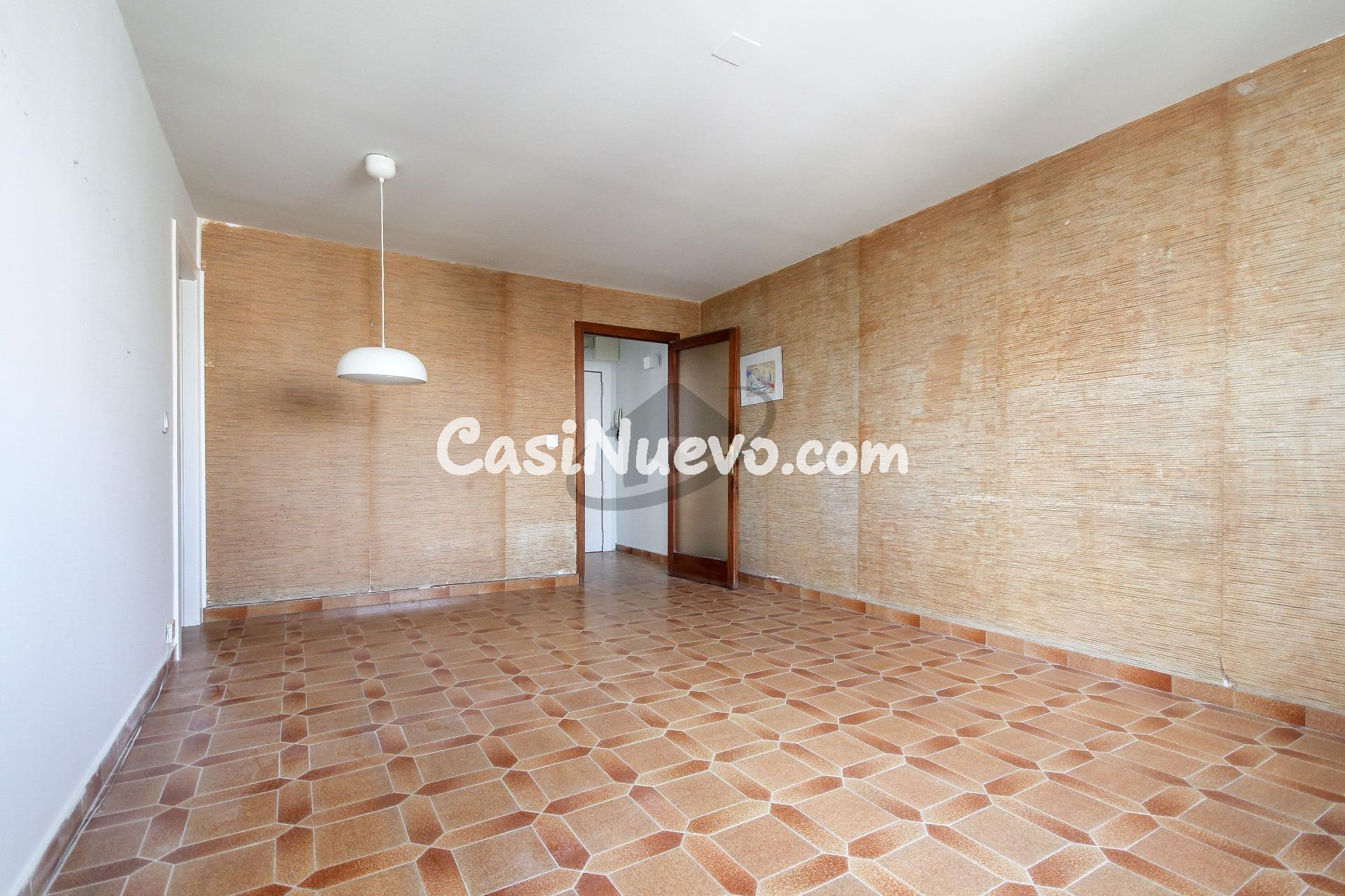 PISO ALTO CON ASCENSOR, EXTERIOR Y MUY LUMINOSO, CON BALCÓN  - foto 25