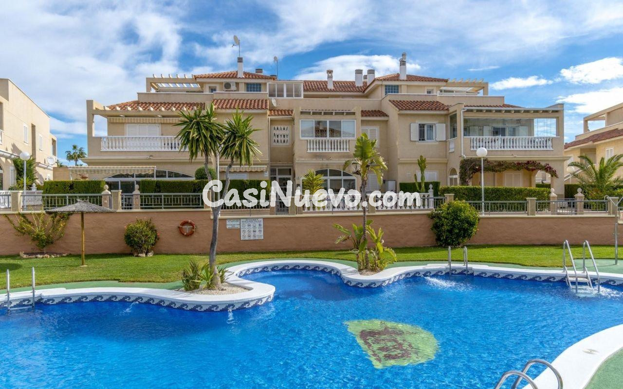 Dúplex en Planta Alta en Orihuela Costa con Gran Solárium y  - foto 5