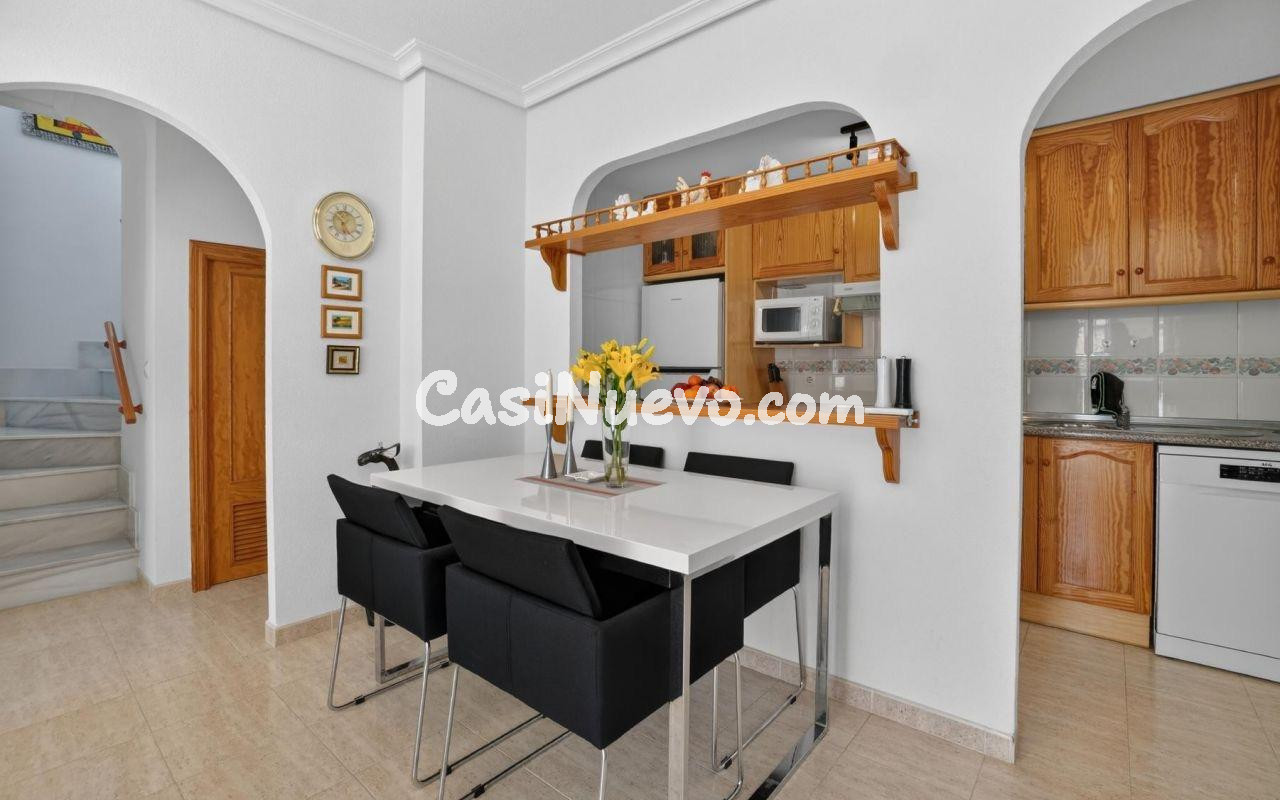 Dúplex en Planta Alta en Orihuela Costa con Gran Solárium y  - foto 8