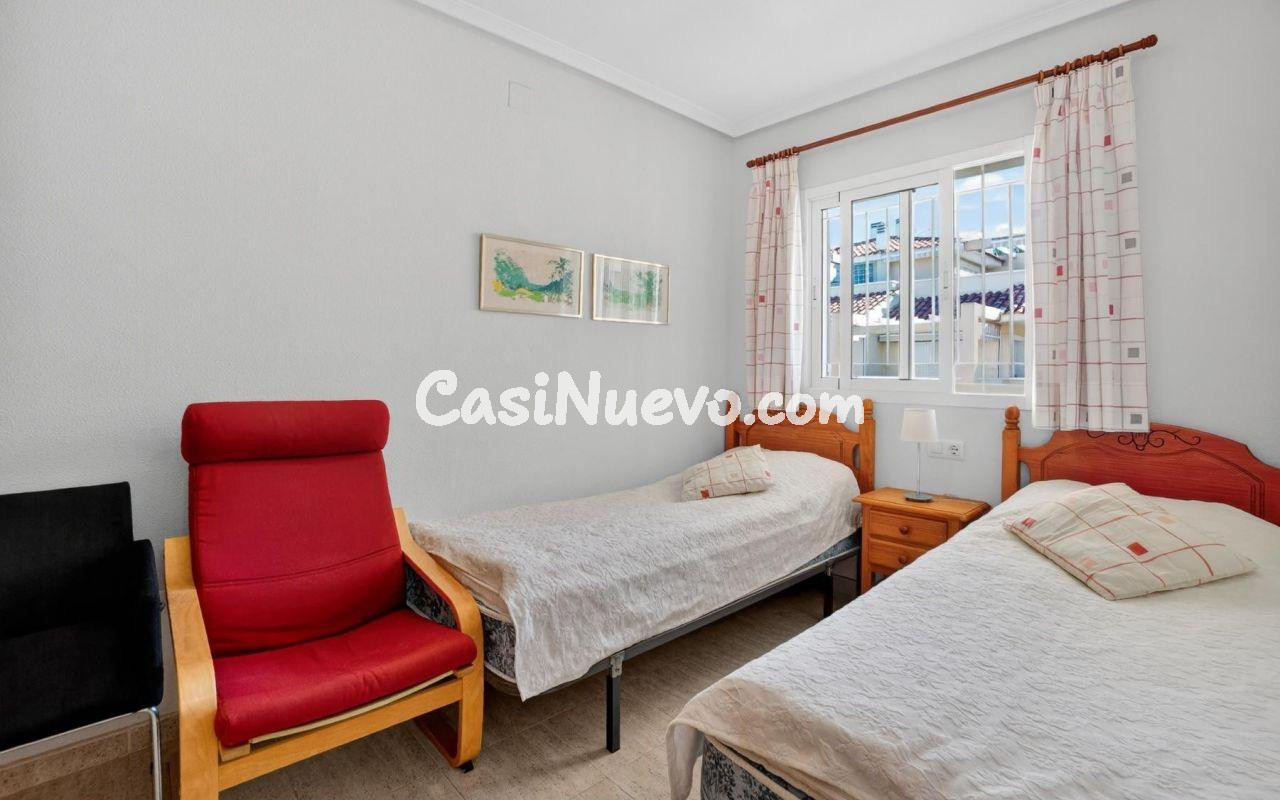 Dúplex en Planta Alta en Orihuela Costa con Gran Solárium y  - foto 17