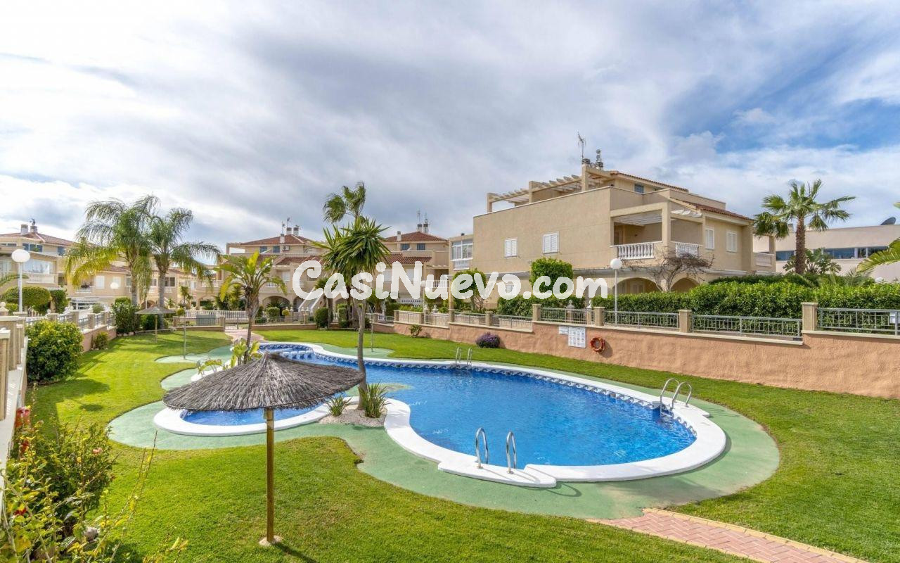 Dúplex en Planta Alta en Orihuela Costa con Gran Solárium y  - foto 32