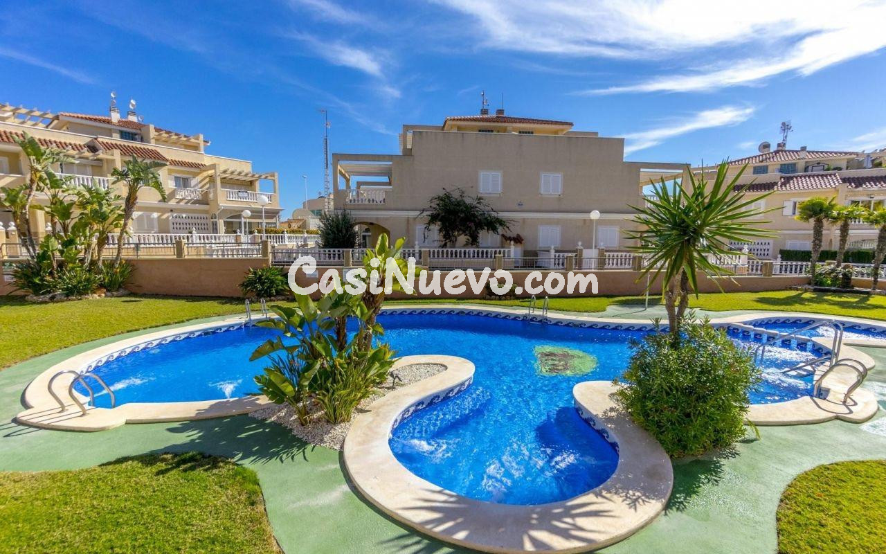 Dúplex en Planta Alta en Orihuela Costa con Gran Solárium y  - foto 35