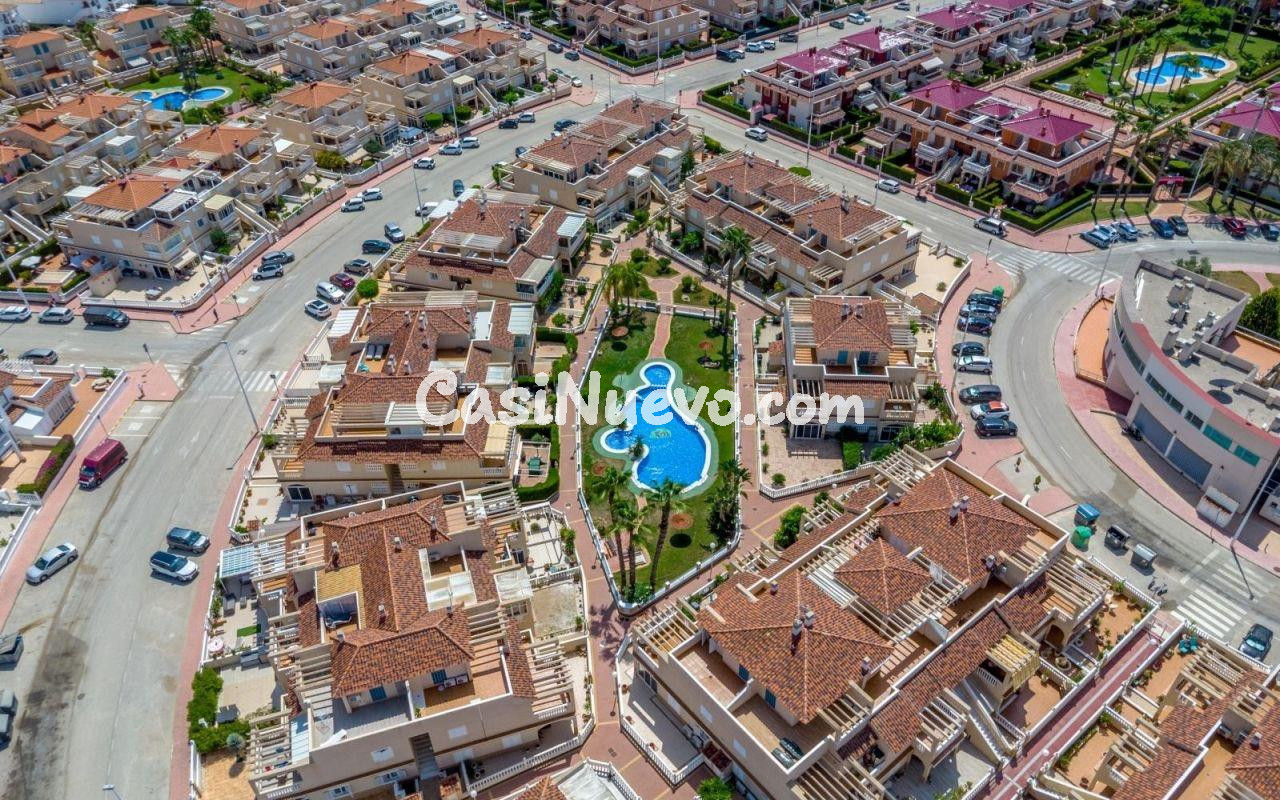 Dúplex en Planta Alta en Orihuela Costa con Gran Solárium y  - foto 37