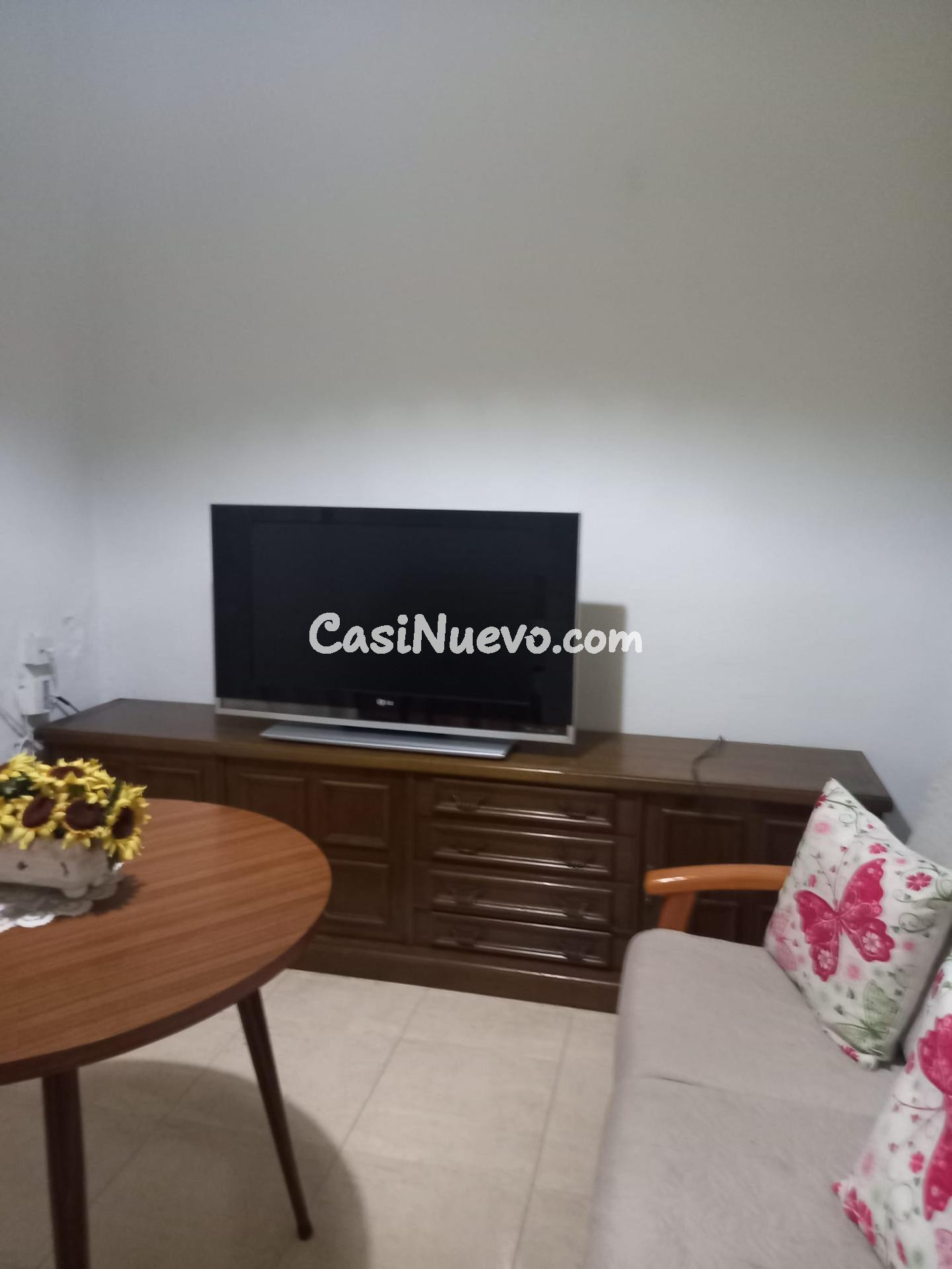 PISO SOLO ESTUDIANTES JUNTO estación DE TREN