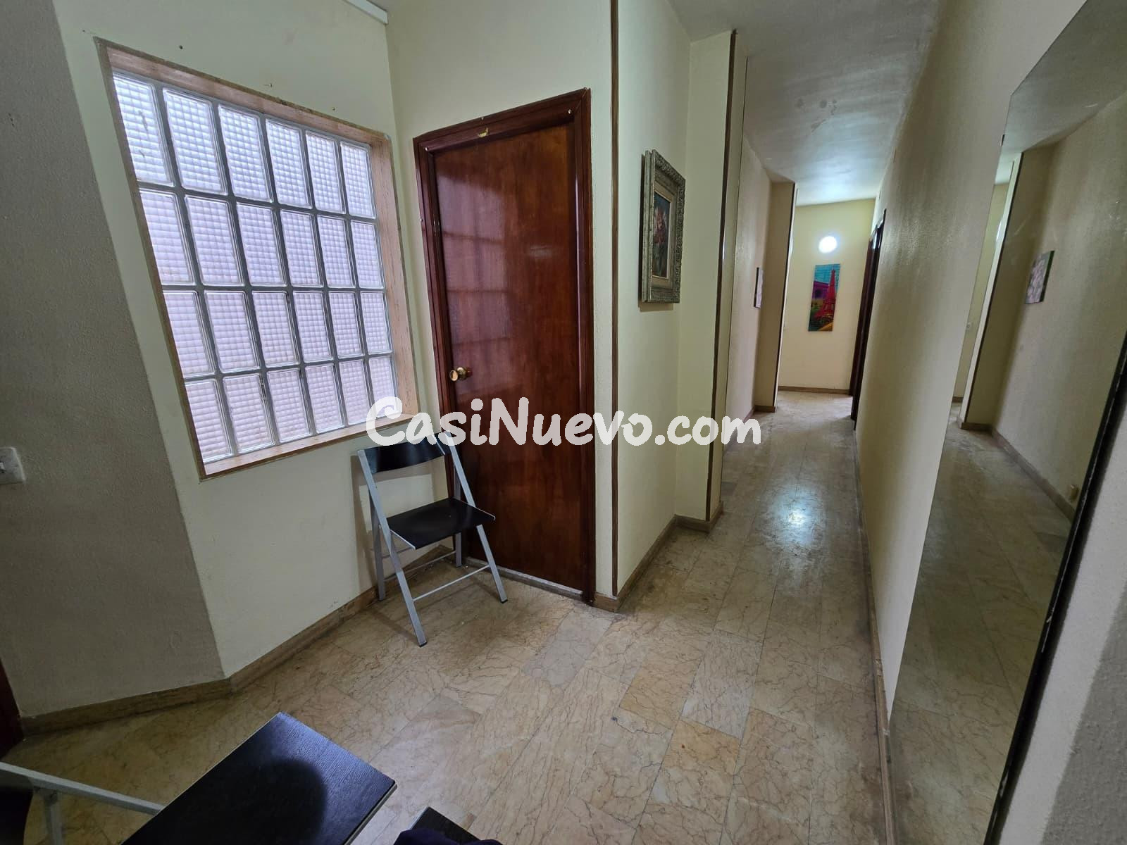 Piso Grande de 4 habitaciones con Orientación Sur - foto 3