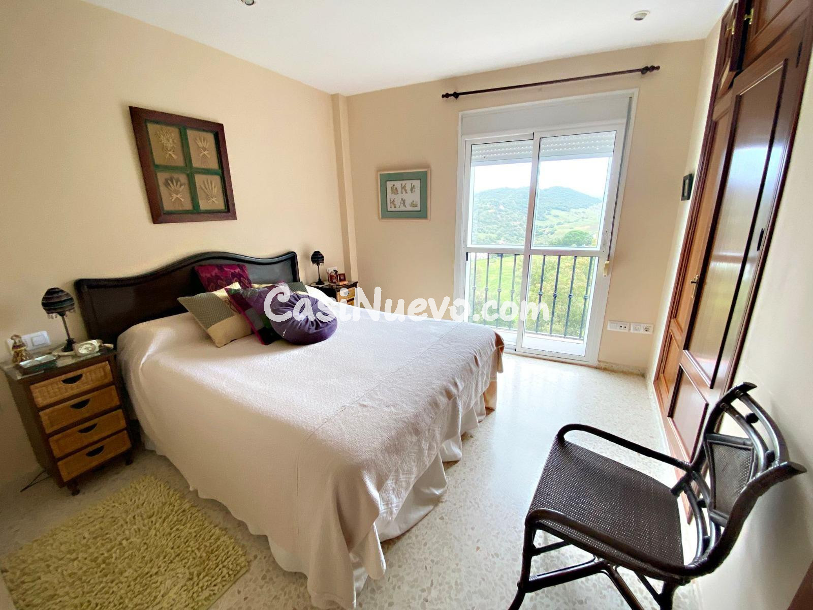 Piso amueblado de 3 dormitorios listo para entrar a vivir en - foto 2