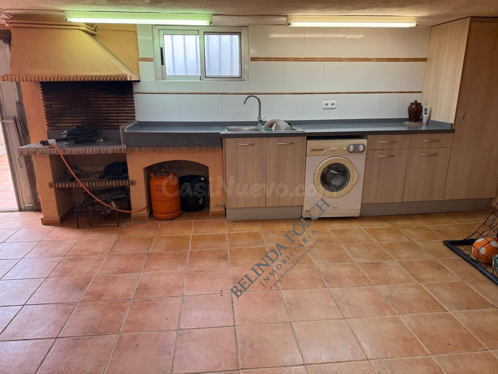 CHALET CON PISCINA, CON TRES habitaciones ,JARDIN Y GARAJE,E - foto 3