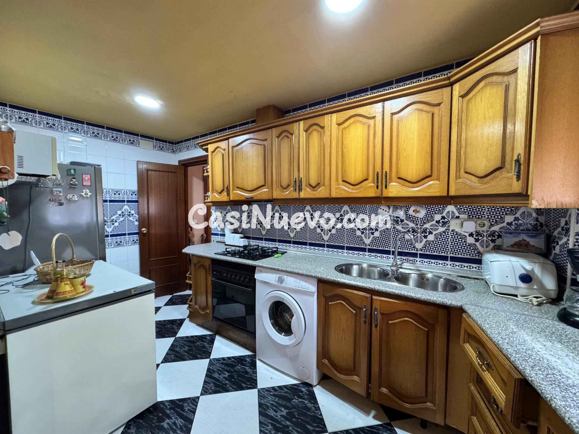 Casa adosada en esquina en una excelente zona de Padul - foto 7