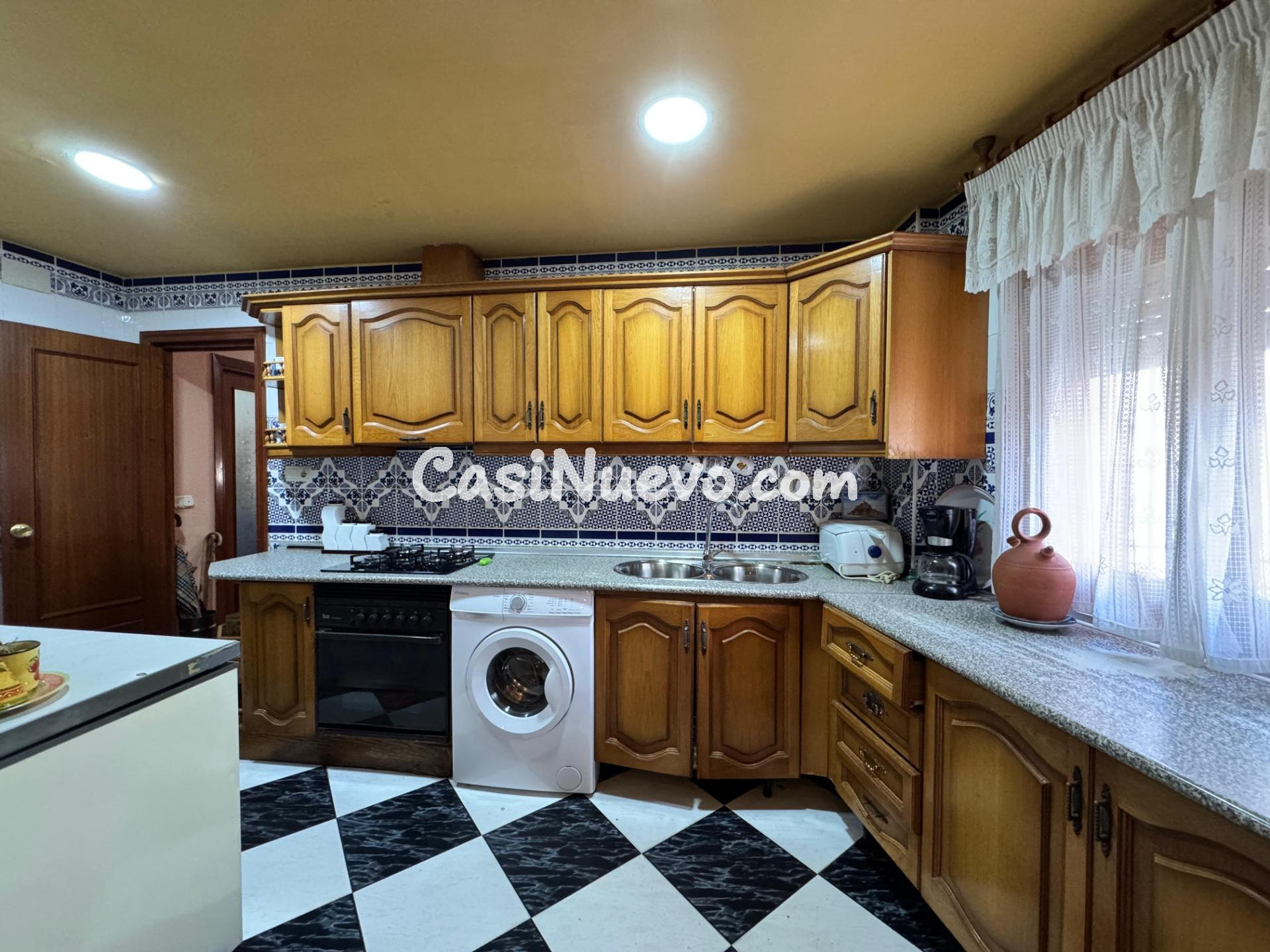 Casa adosada en esquina en una excelente zona de Padul - foto 11