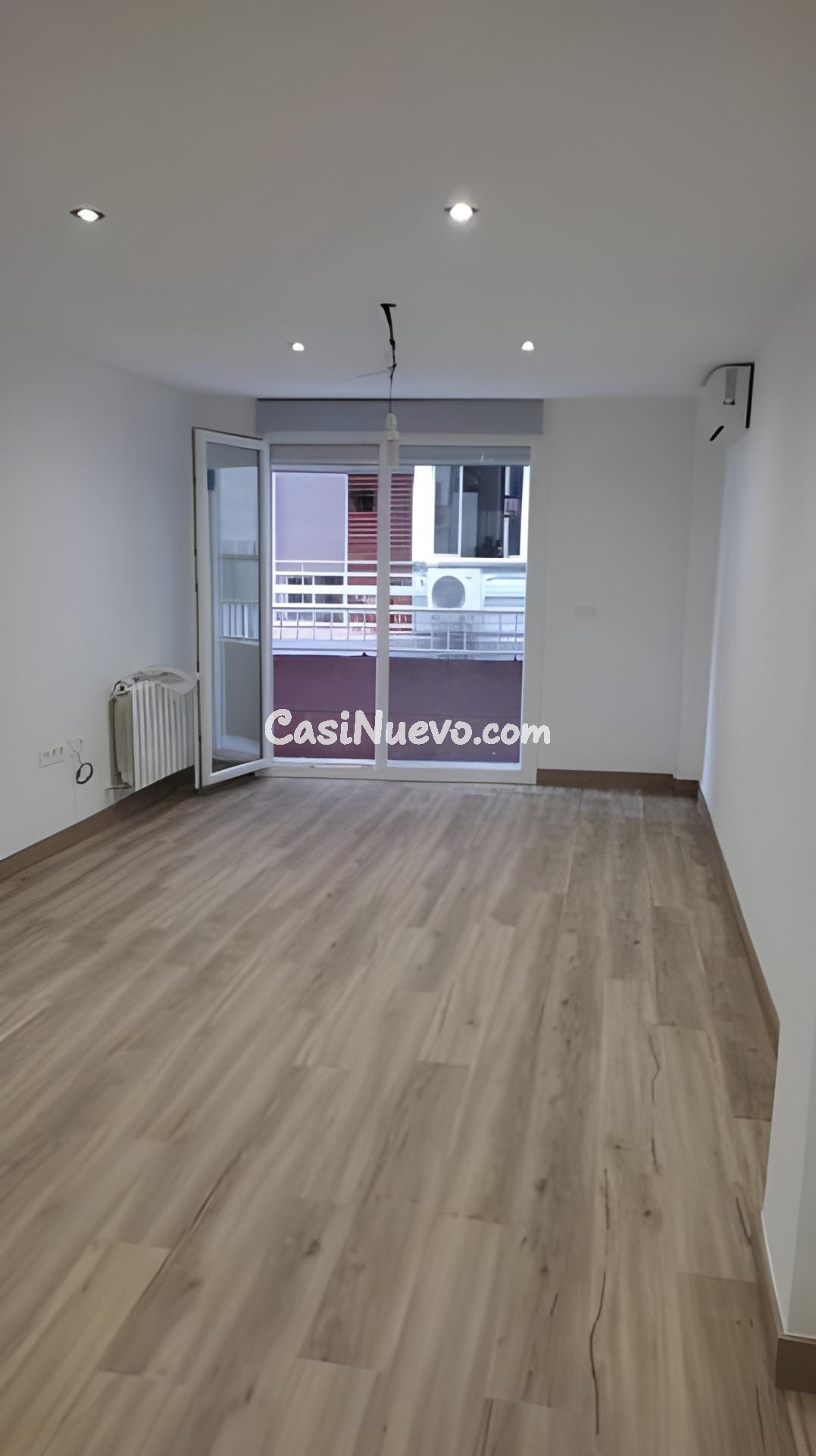 Piso reformado de 3 dormitorios con calefacción central incl - foto 7