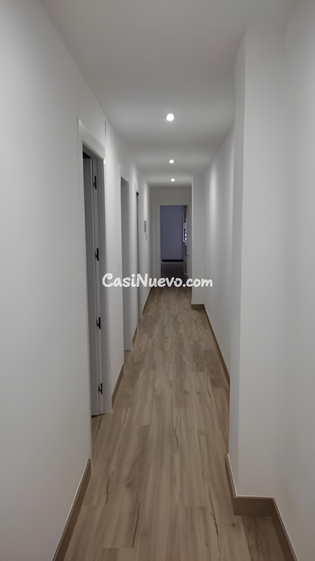 Piso reformado de 3 dormitorios con calefacción central incl - foto 10
