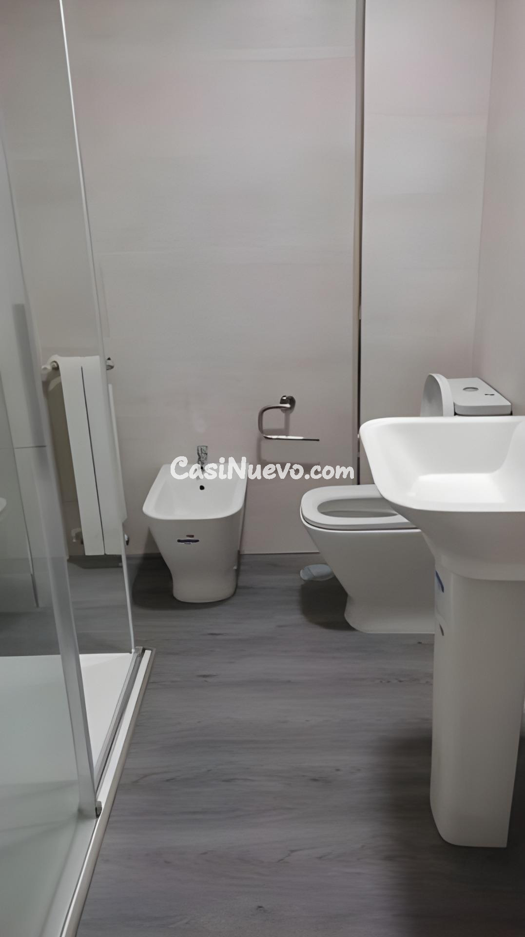 Piso reformado de 3 dormitorios con calefacción central incl - foto 14