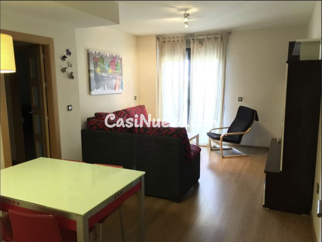 Piso luminoso de 2 dormitorios con GARAJE y A/C en Avenida R