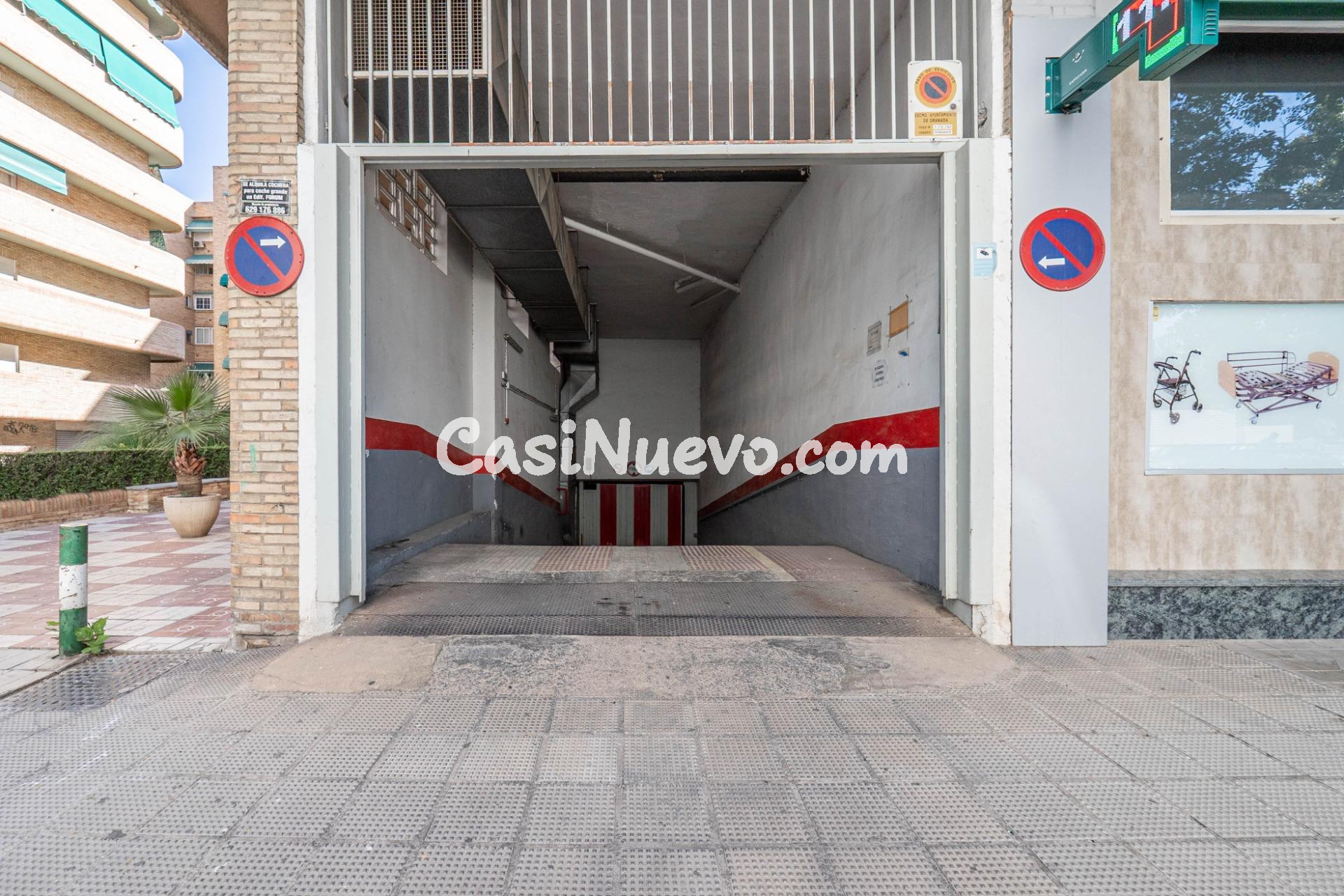 Plaza de garaje cerrado con estanterías en parque Genil cerc - foto 4
