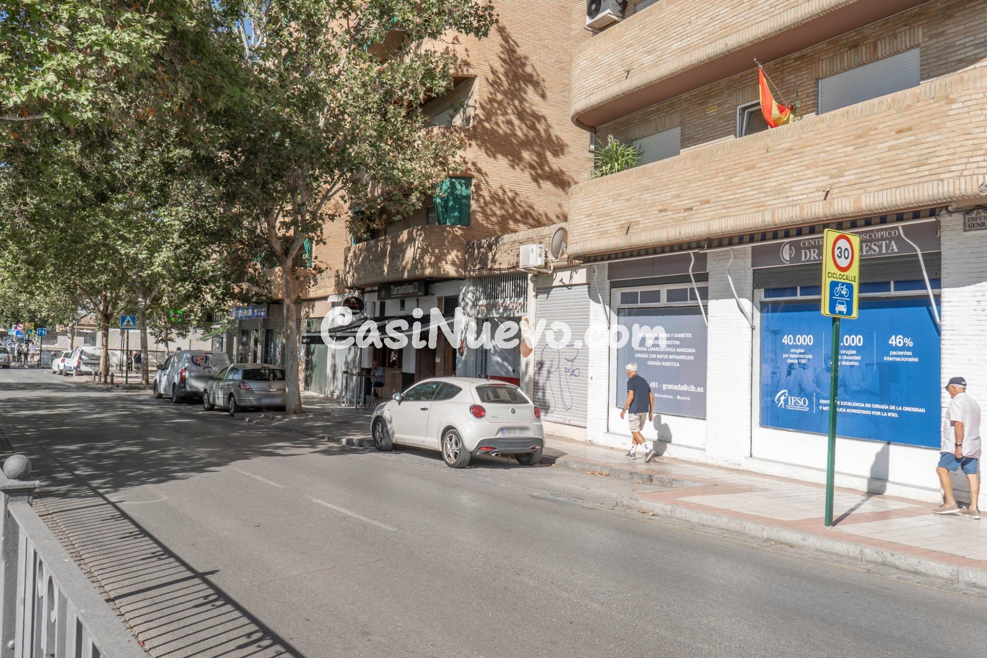 Plaza de garaje cerrado con estanterías en parque Genil cerc - foto 5