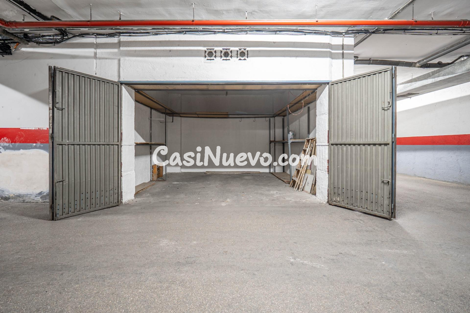 Plaza de garaje cerrado con estanterías en parque Genil cerc - foto 9