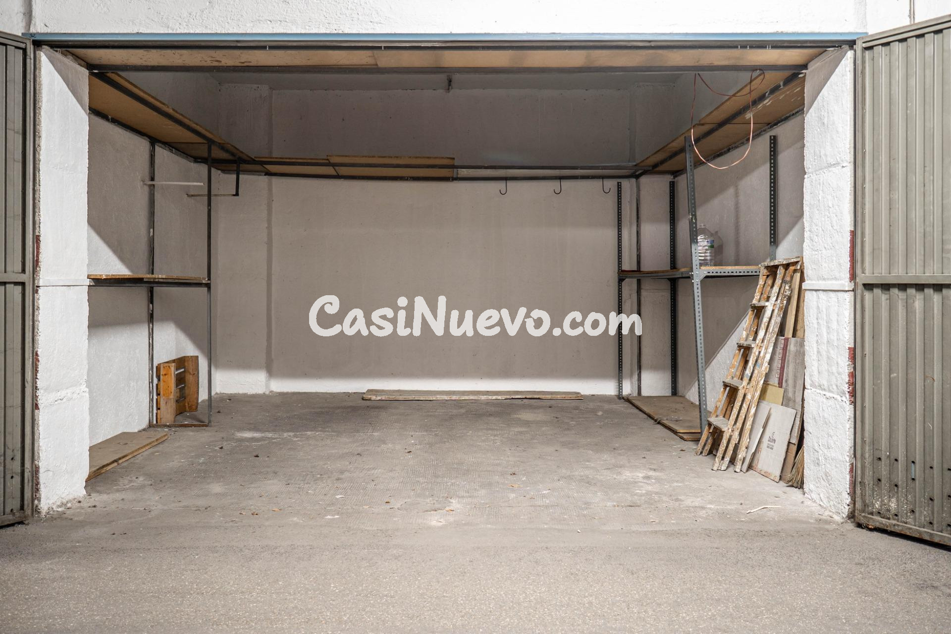 Plaza de garaje cerrado con estanterías en parque Genil cerc - foto 10