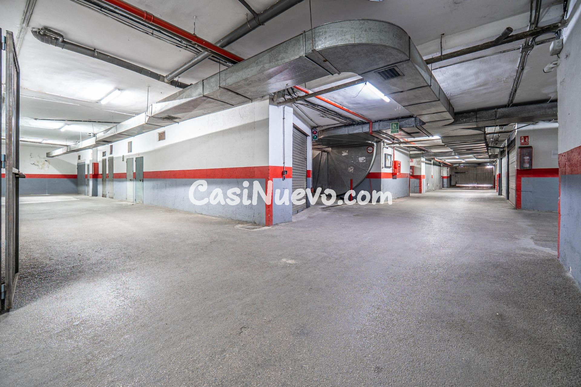 Plaza de garaje cerrado con estanterías en parque Genil cerc - foto 11