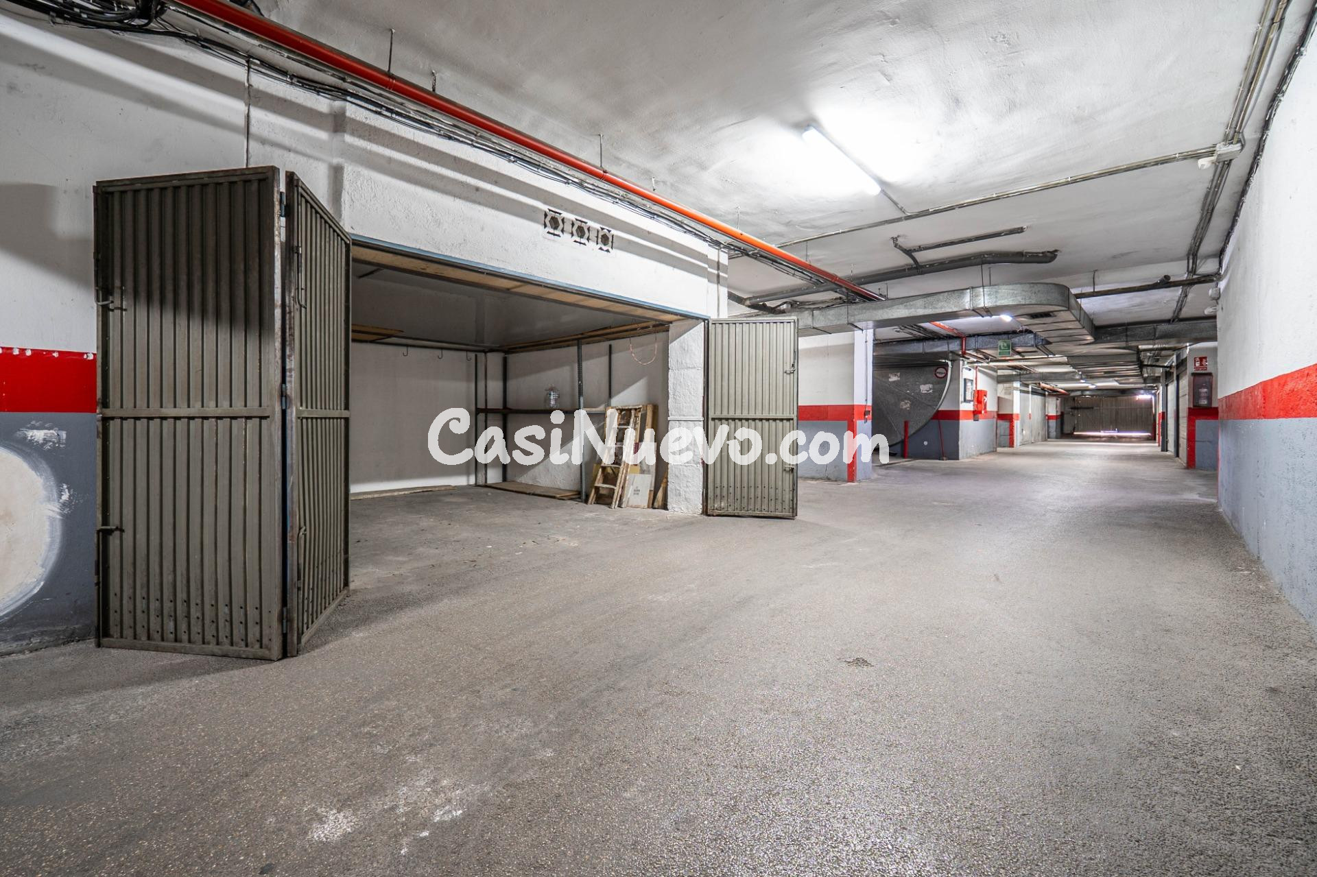Plaza de garaje cerrado con estanterías en parque Genil cerc - foto 13